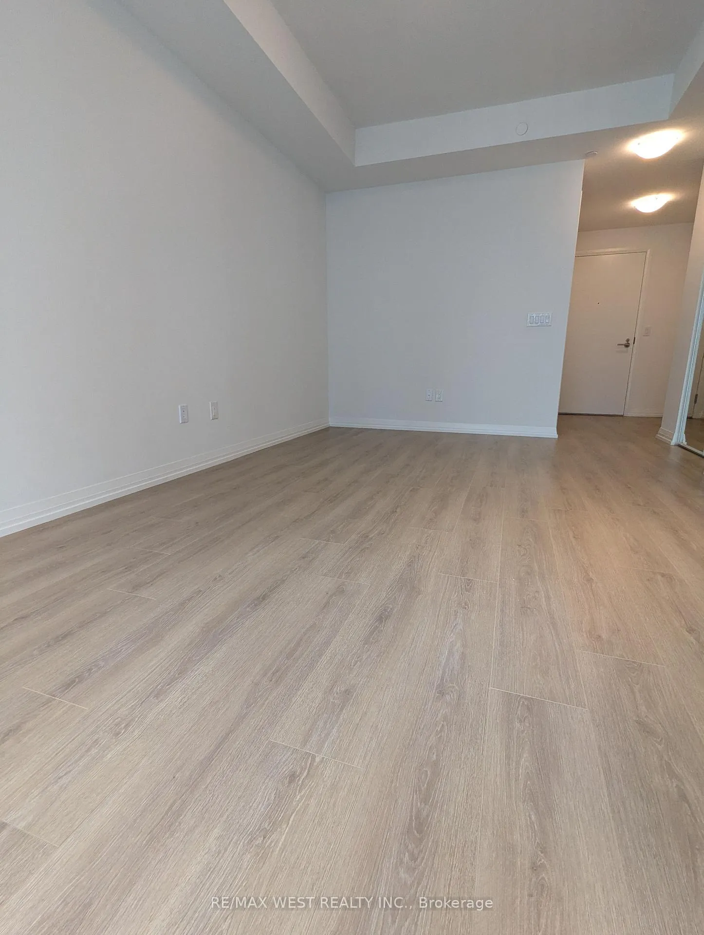 Photo 7 of Unit 4208, 8 Widmer Street, Toronto, Waterfront Communities — HOMEH