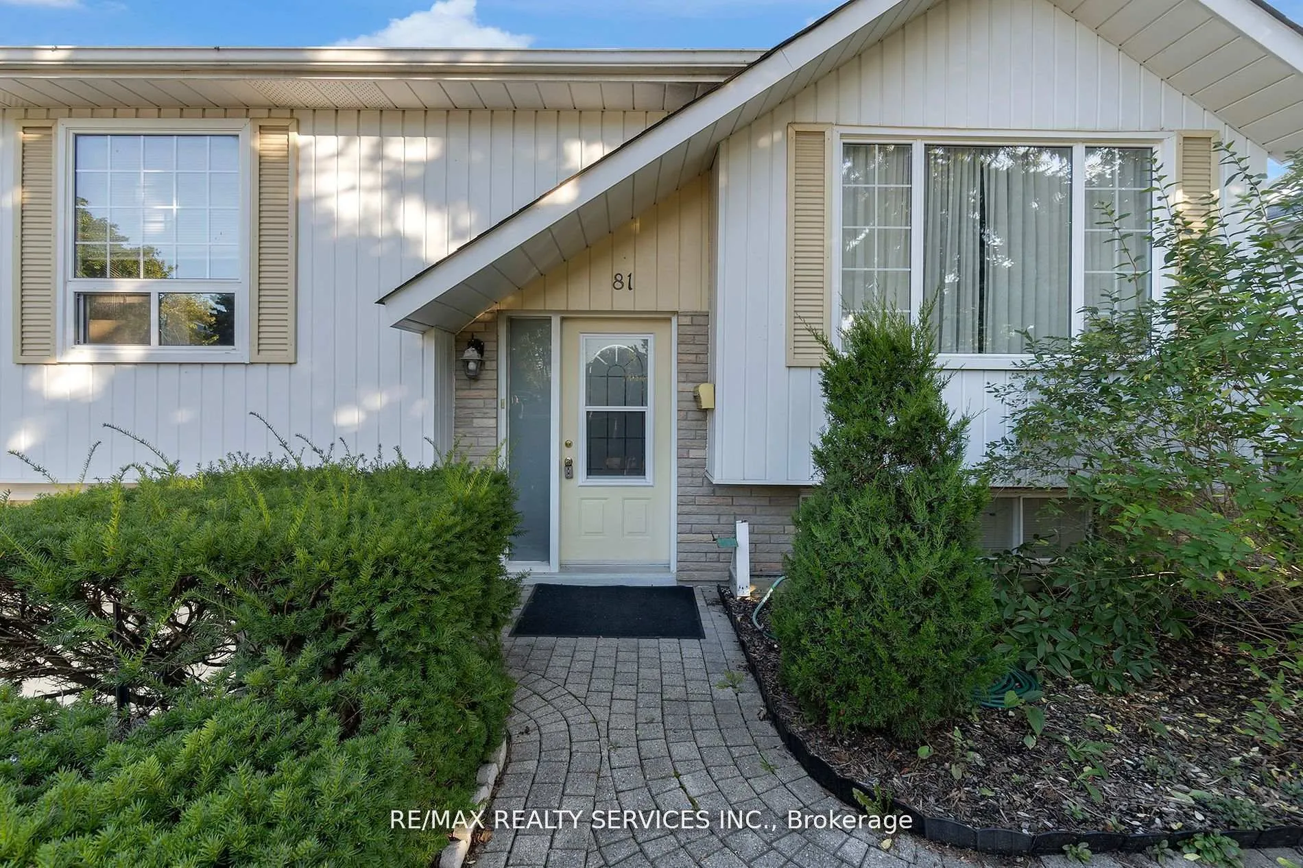 Photo 3 of 81 Glenforest Road, Brampton, Northgate — HOMEH