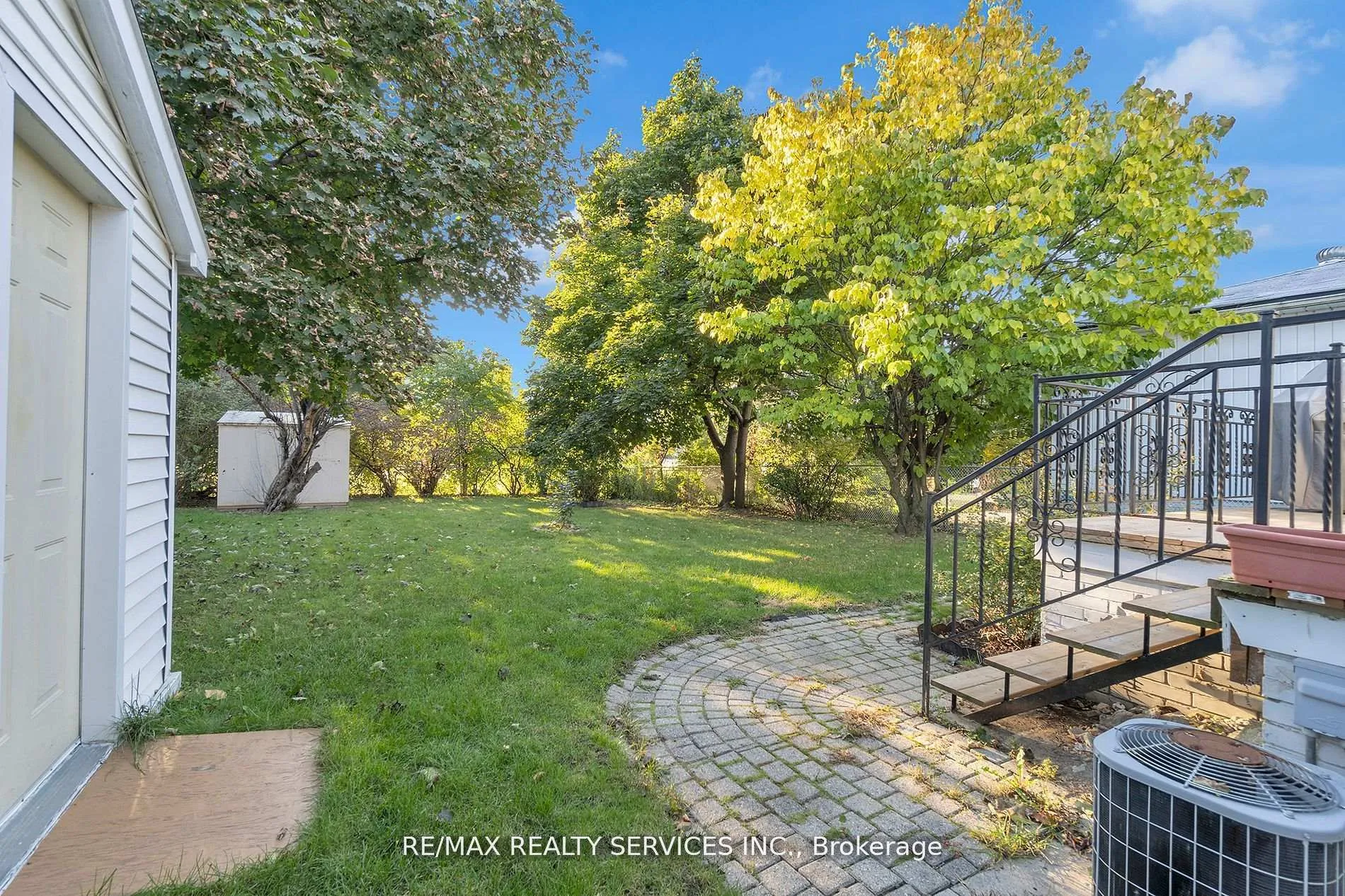 Photo 18 of 81 Glenforest Road, Brampton, Northgate — HOMEH