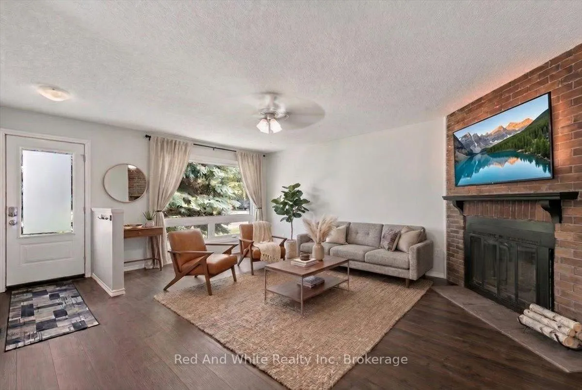 Photo 2 of 96 Pathfinder Crescent, Kitchener, Pioneer Park — HOMEH