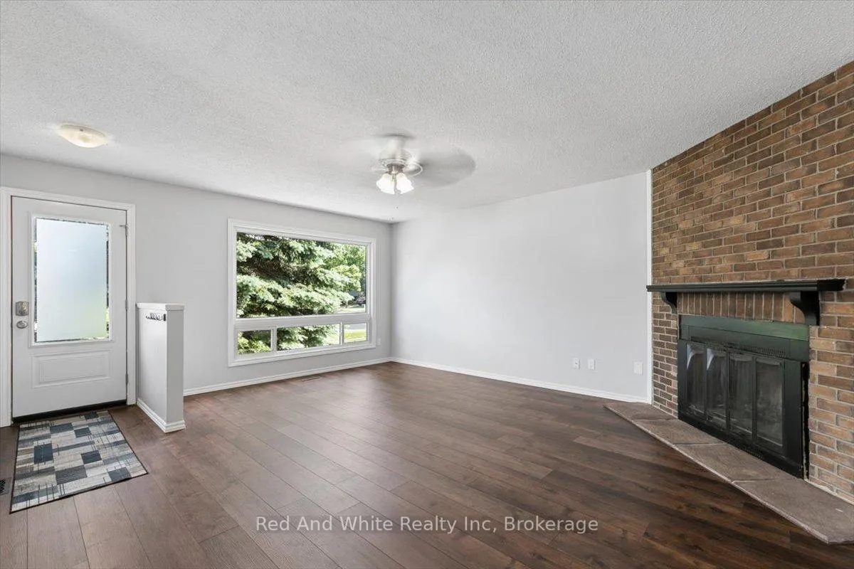 Photo 3 of 96 Pathfinder Crescent, Kitchener, Pioneer Park — HOMEH
