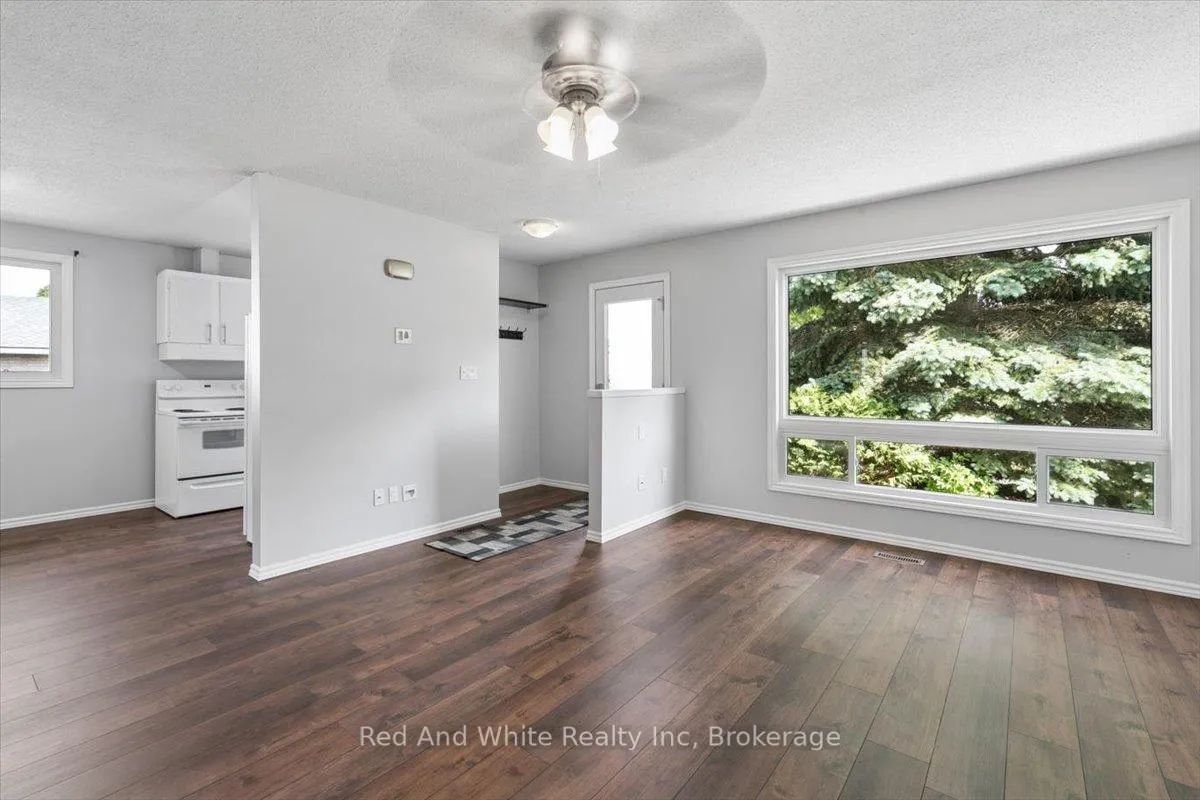 Photo 4 of 96 Pathfinder Crescent, Kitchener, Pioneer Park — HOMEH