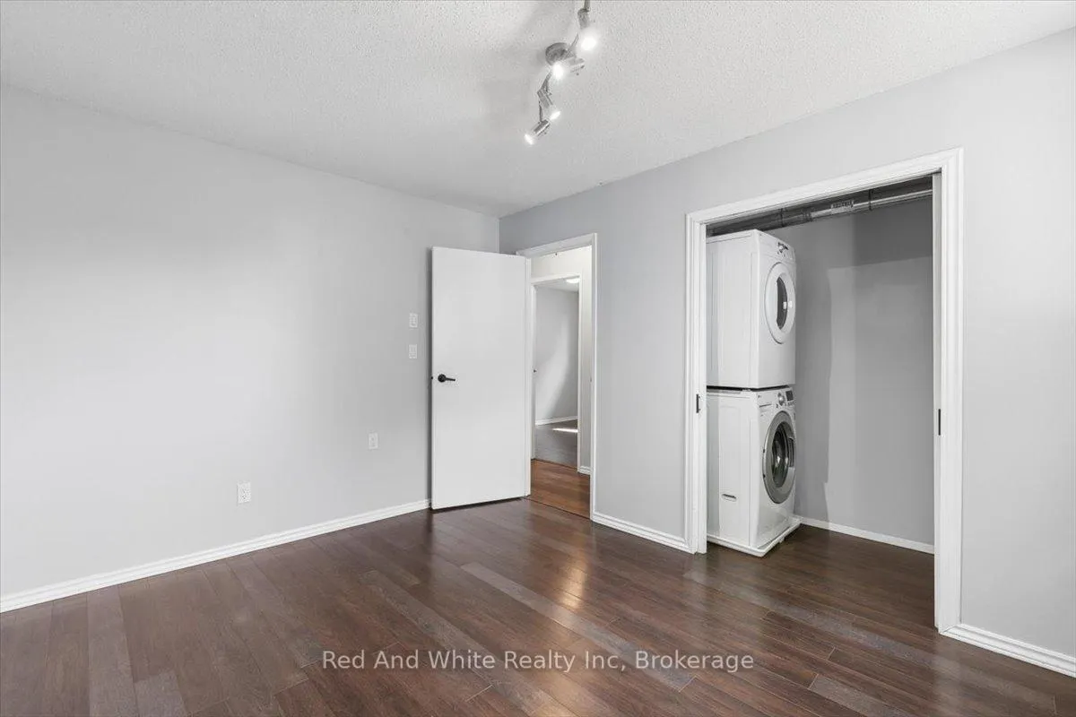Photo 12 of 96 Pathfinder Crescent, Kitchener, Pioneer Park — HOMEH