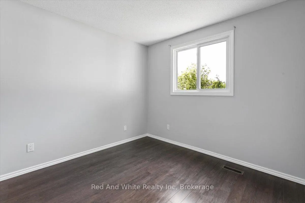 Photo 14 of 96 Pathfinder Crescent, Kitchener, Pioneer Park — HOMEH