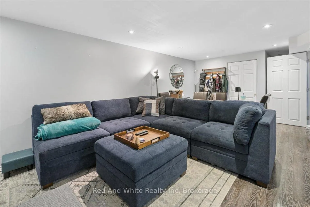 Photo 20 of 96 Pathfinder Crescent, Kitchener, Pioneer Park — HOMEH