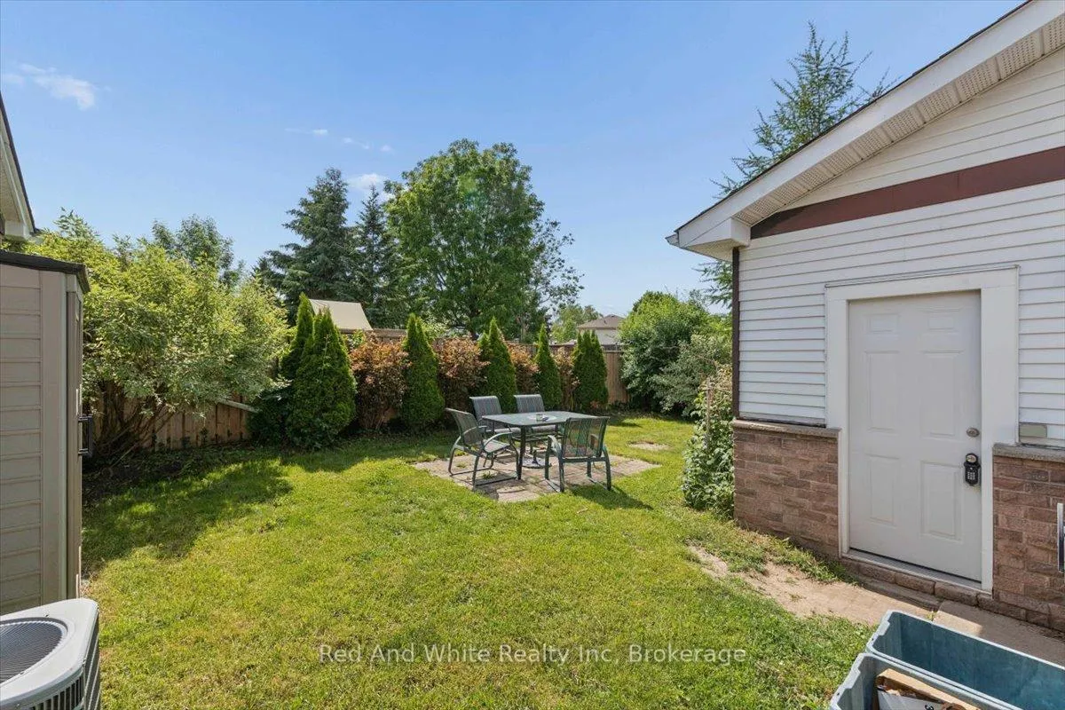 Photo 24 of 96 Pathfinder Crescent, Kitchener, Pioneer Park — HOMEH