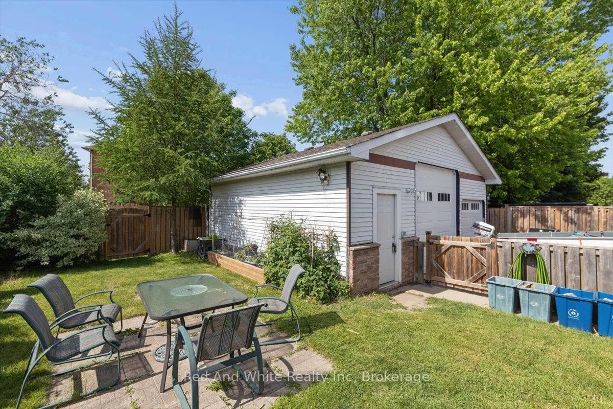 Photo 26 of 96 Pathfinder Crescent, Kitchener, Pioneer Park — HOMEH