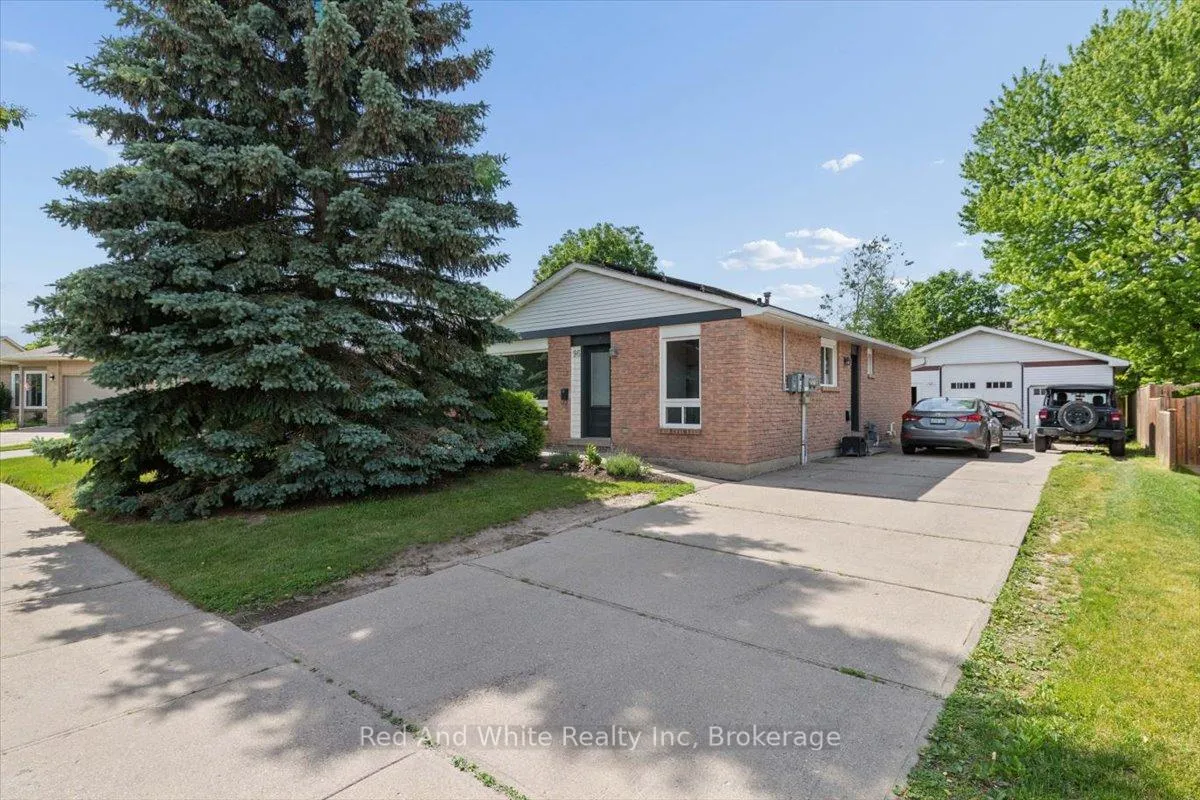 Photo 31 of 96 Pathfinder Crescent, Kitchener, Pioneer Park — HOMEH