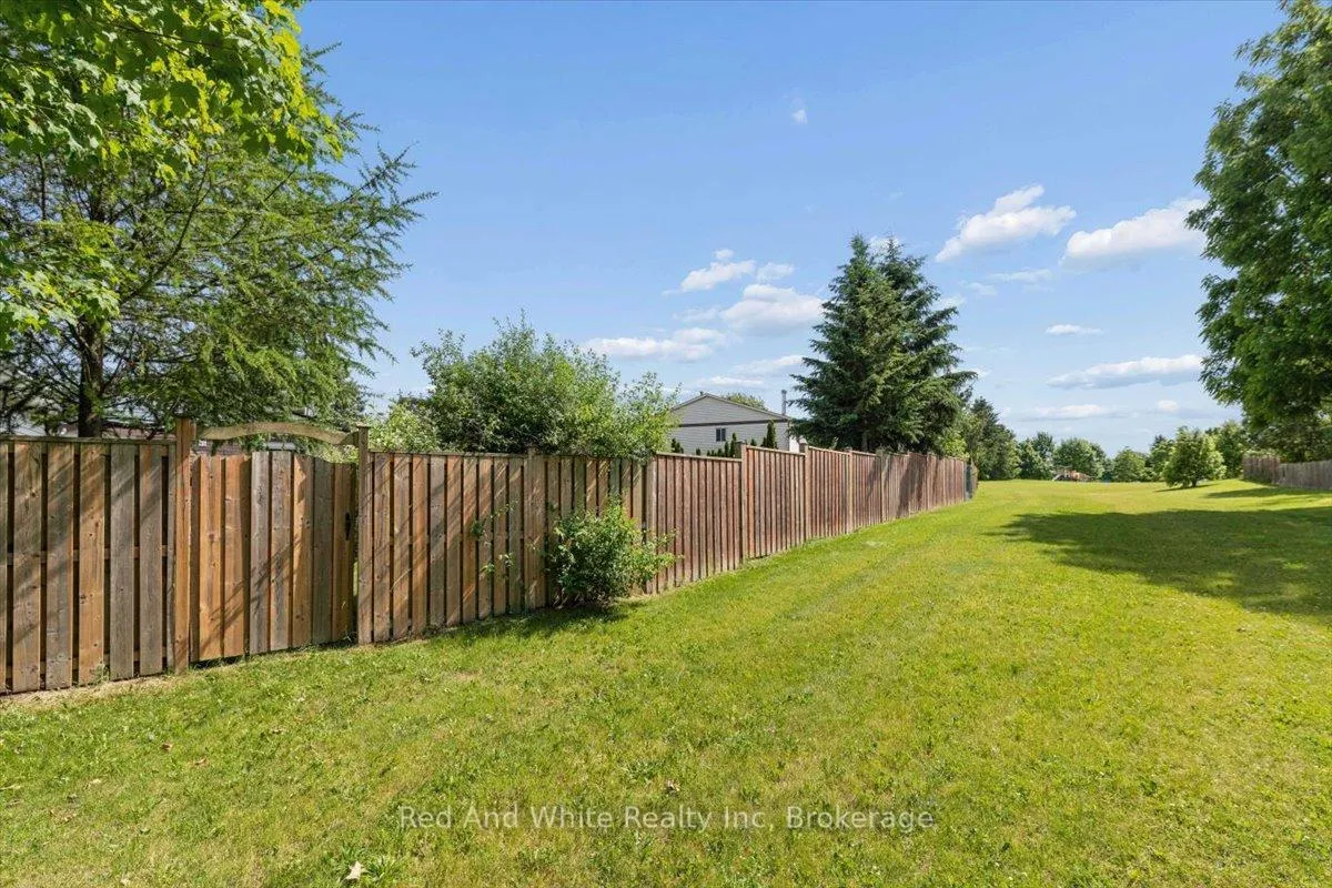 Photo 32 of 96 Pathfinder Crescent, Kitchener, Pioneer Park — HOMEH