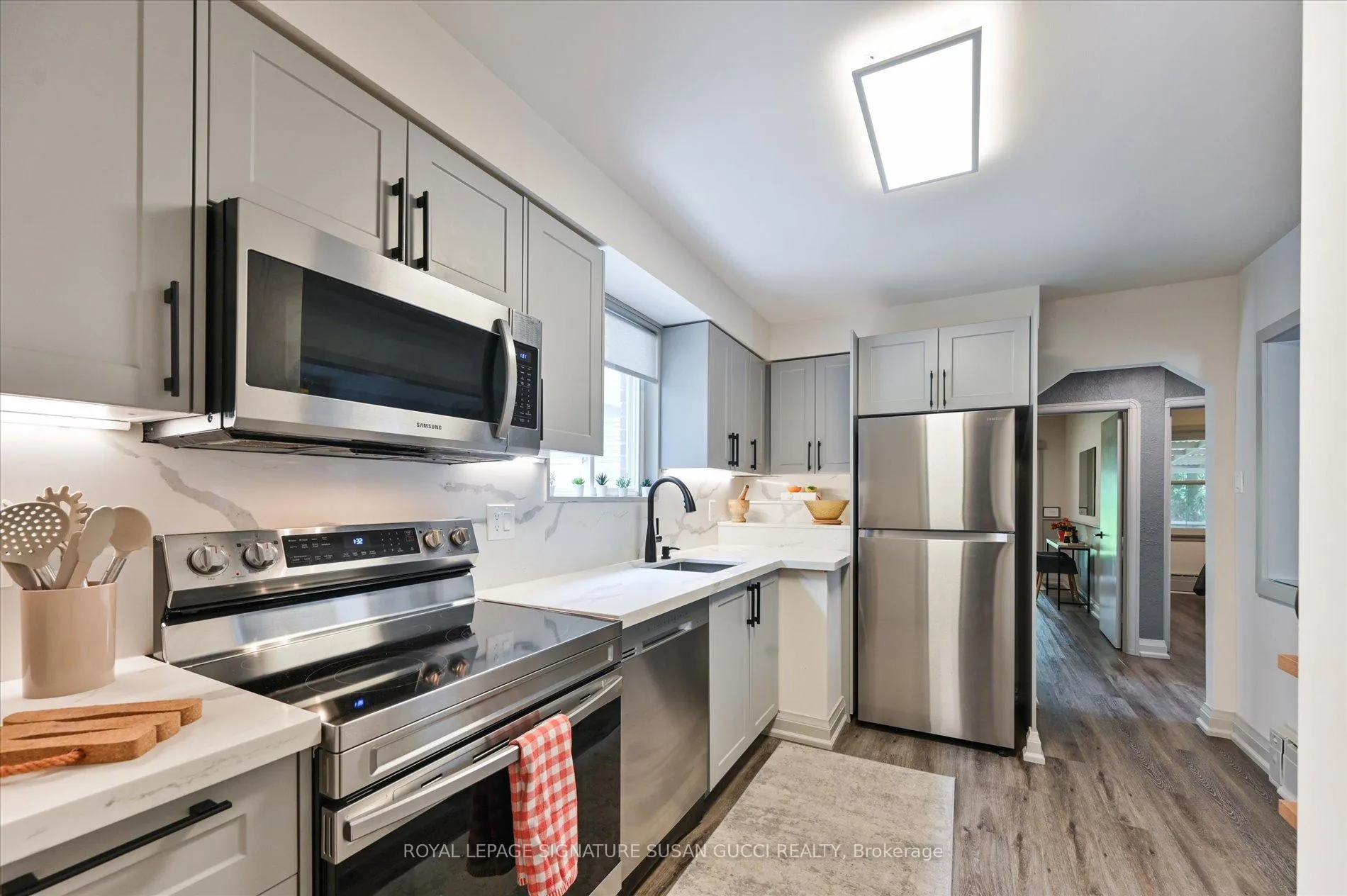 Photo 10 of 34 Ferris Road, Toronto, O'Connor-Parkview — HOMEH