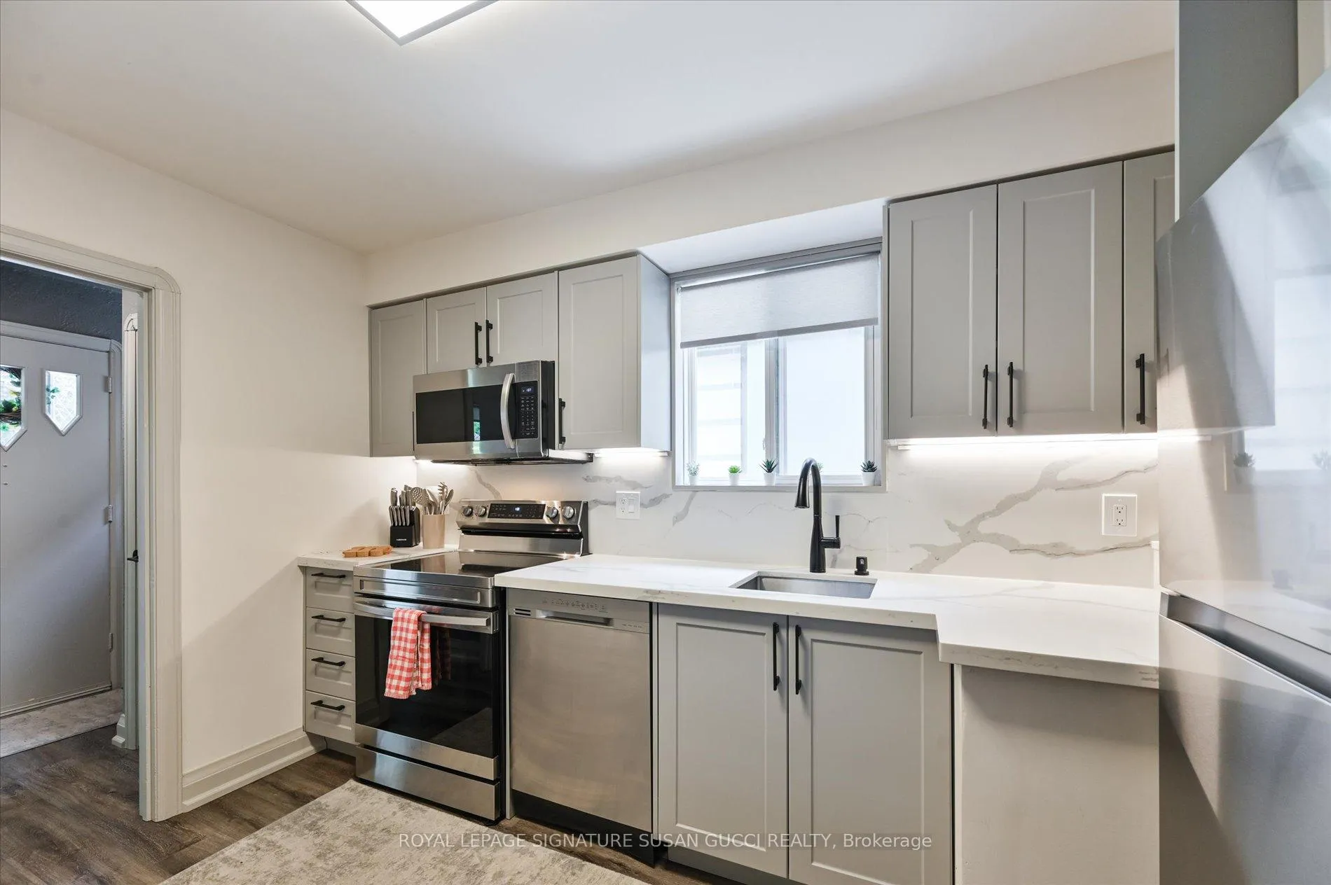 Photo 11 of 34 Ferris Road, Toronto, O'Connor-Parkview — HOMEH