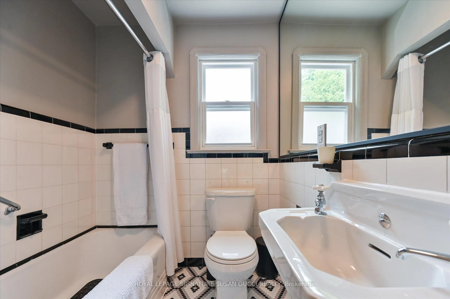 Photo 15 of 34 Ferris Road, Toronto, O'Connor-Parkview — HOMEH