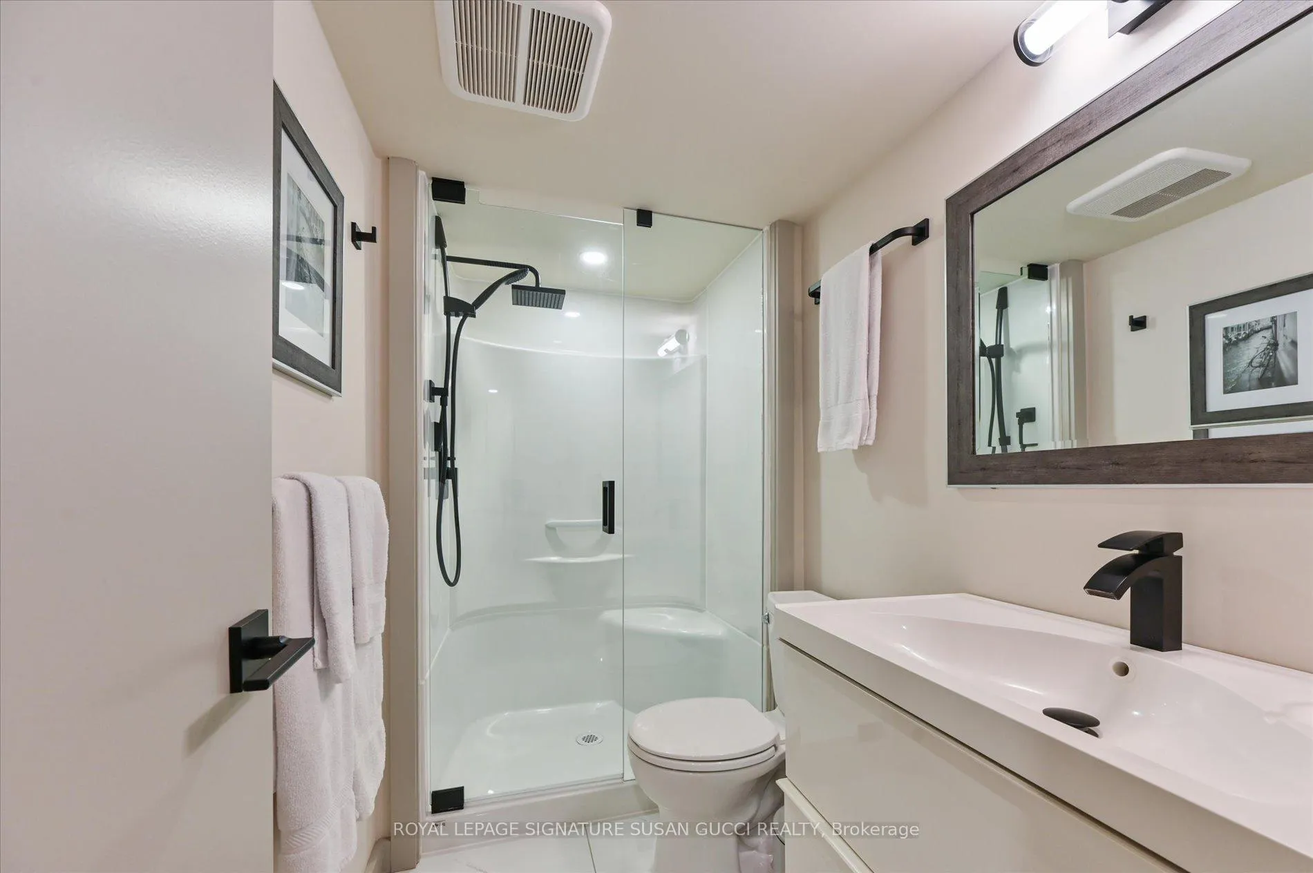 Photo 20 of 34 Ferris Road, Toronto, O'Connor-Parkview — HOMEH