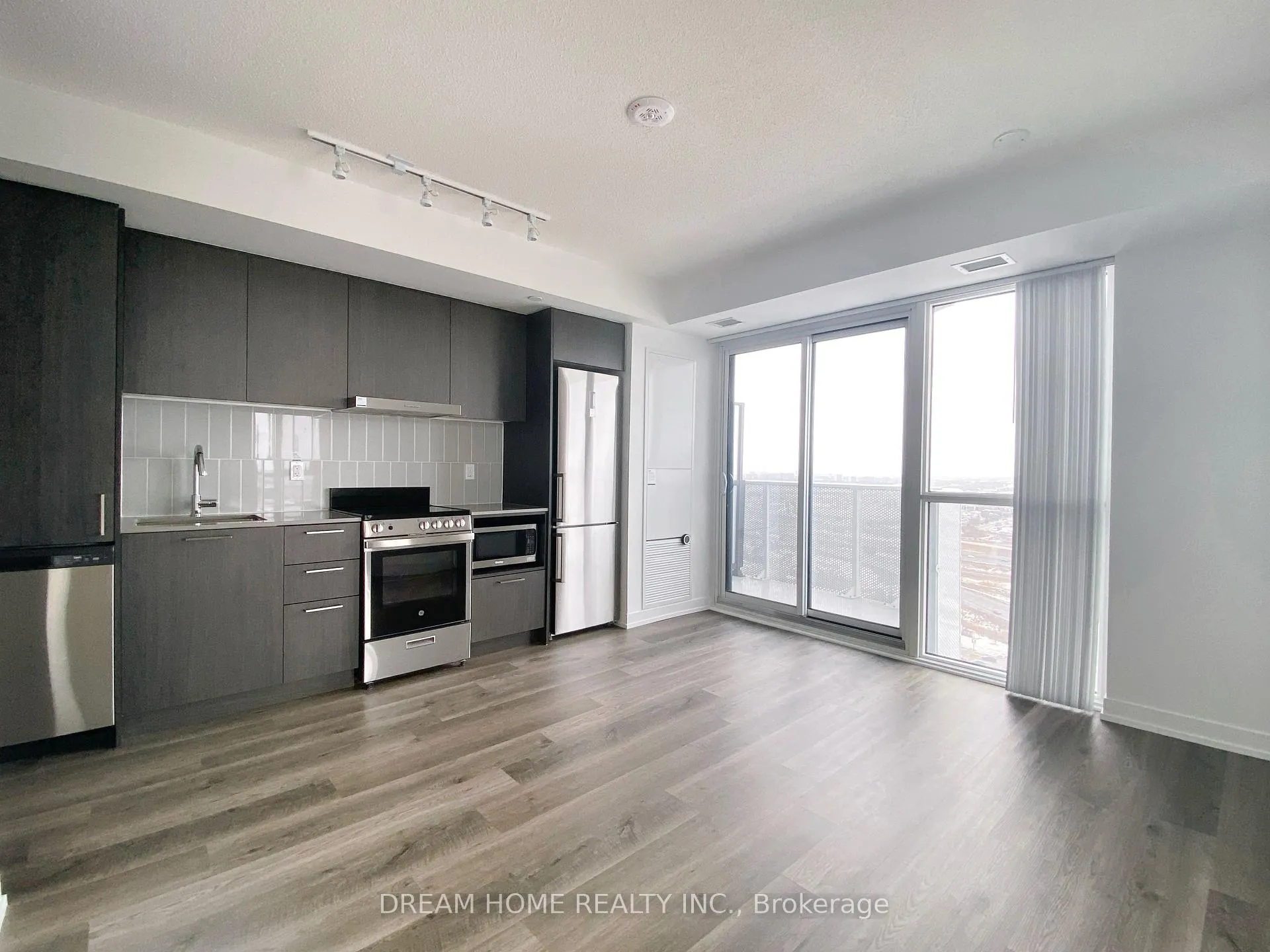 Photo 1 of Unit 2711, 195 Commerce Street, Vaughan, Vaughan Corporate Centre — HOMEH