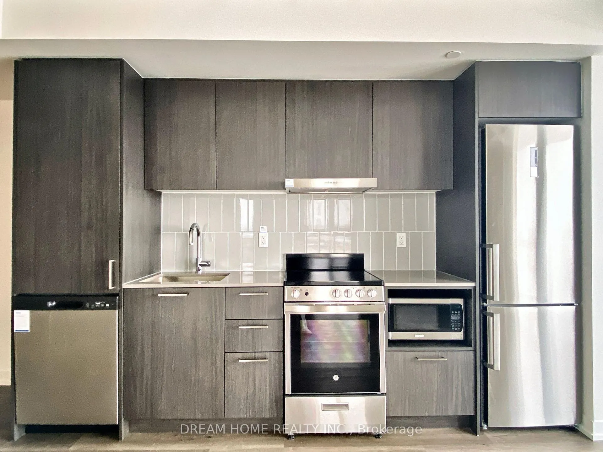 Photo 3 of Unit 2711, 195 Commerce Street, Vaughan, Vaughan Corporate Centre — HOMEH