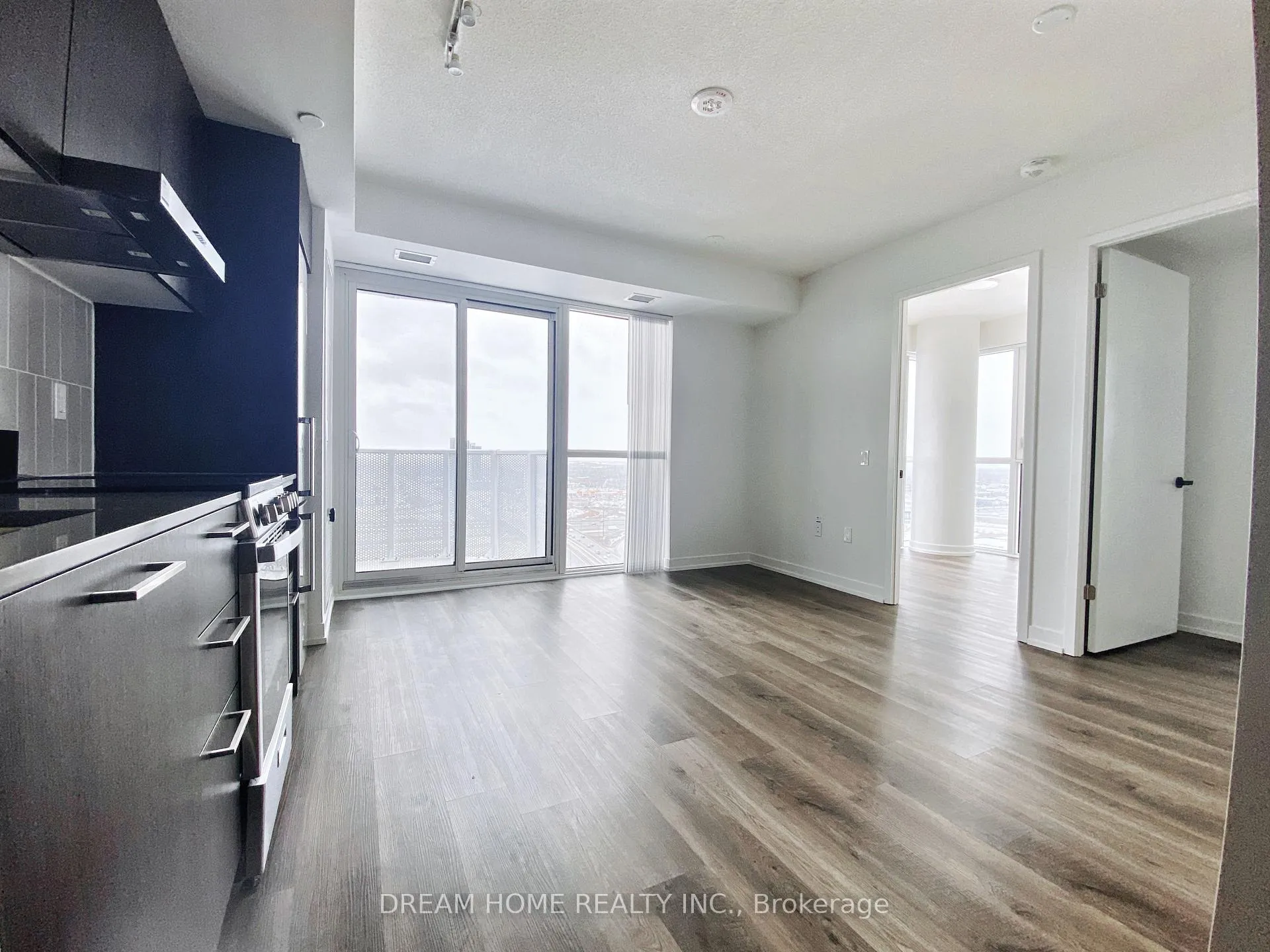 Photo 4 of Unit 2711, 195 Commerce Street, Vaughan, Vaughan Corporate Centre — HOMEH