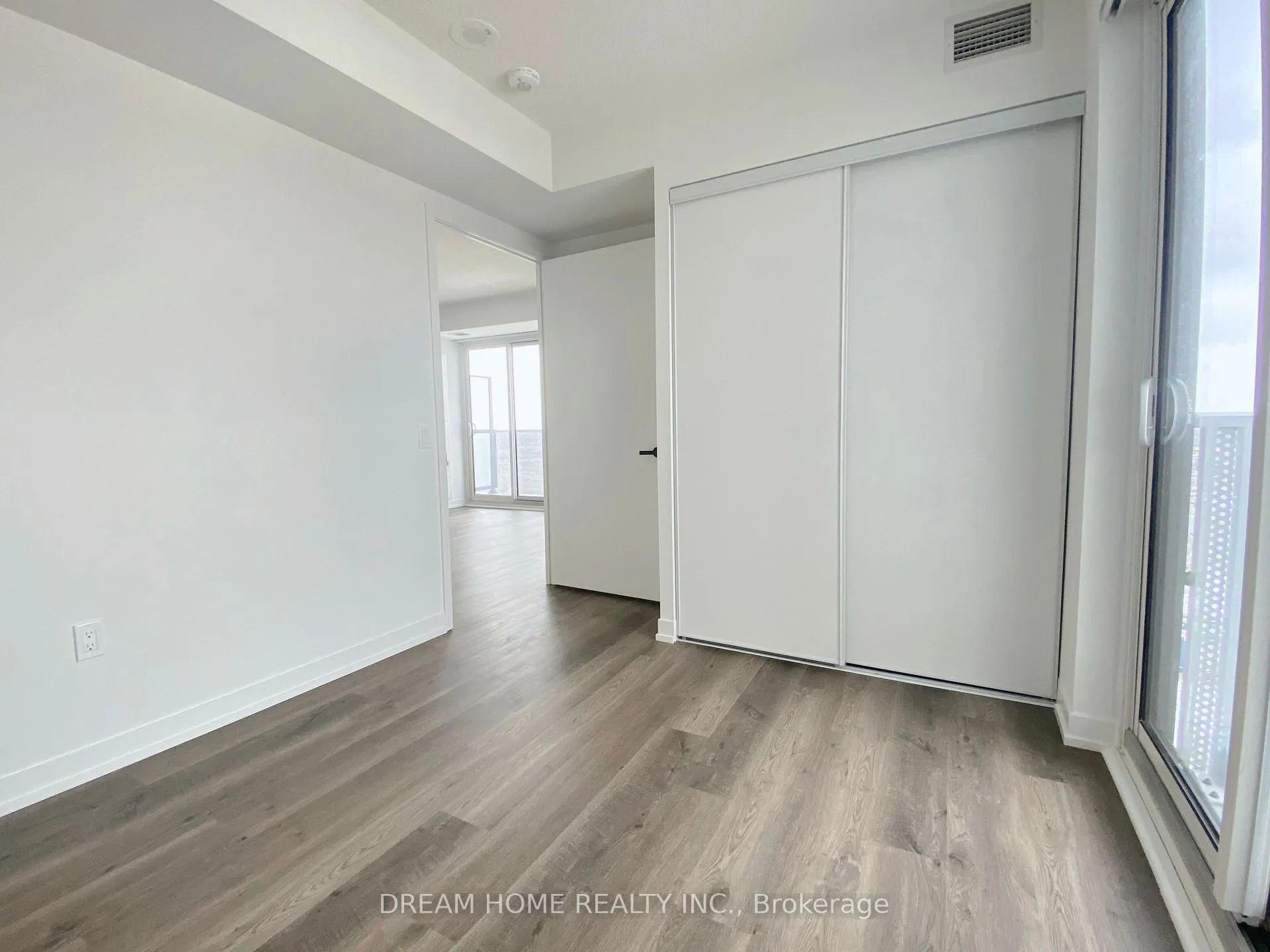 Photo 5 of Unit 2711, 195 Commerce Street, Vaughan, Vaughan Corporate Centre — HOMEH