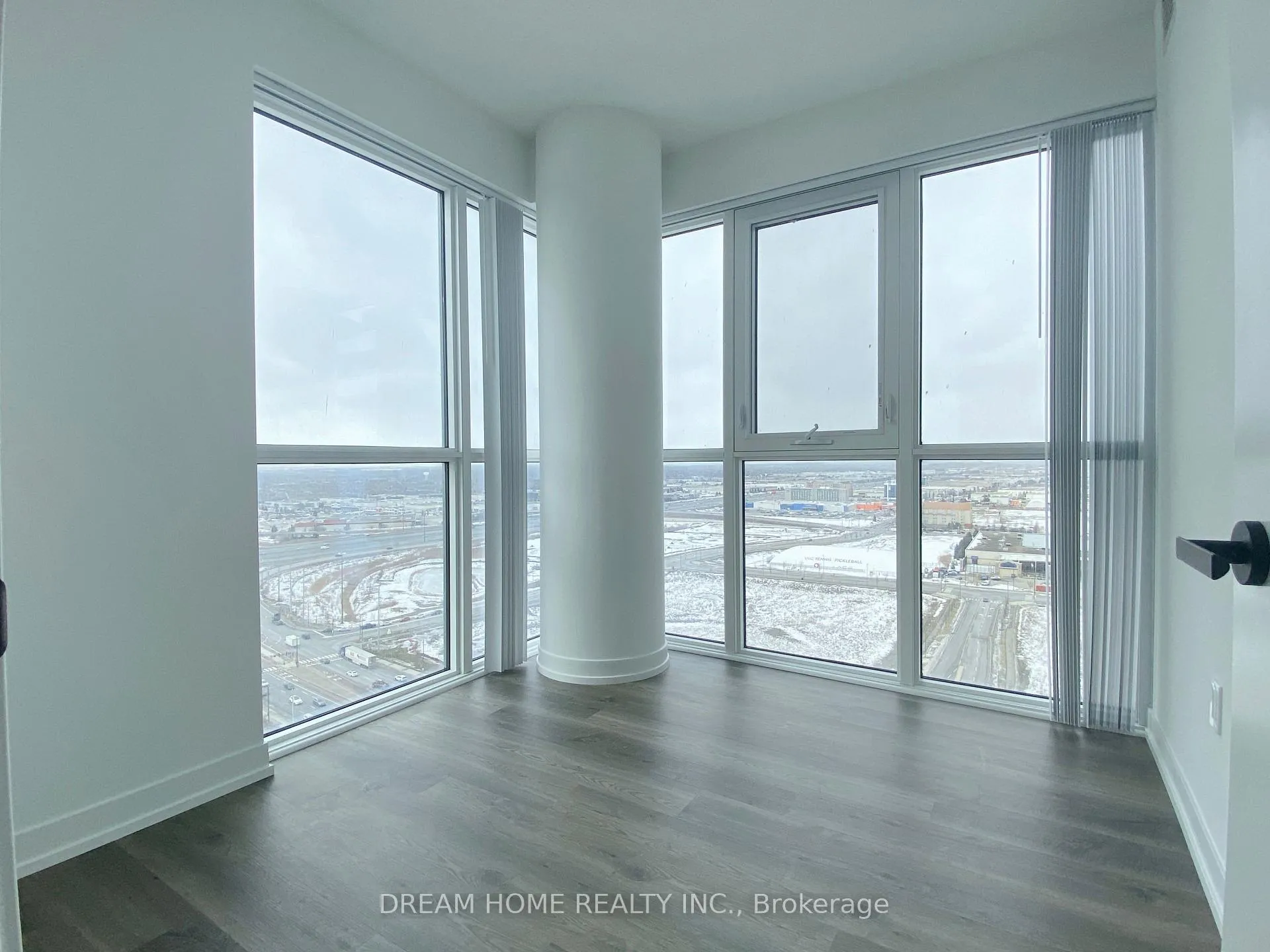 Photo 6 of Unit 2711, 195 Commerce Street, Vaughan, Vaughan Corporate Centre — HOMEH