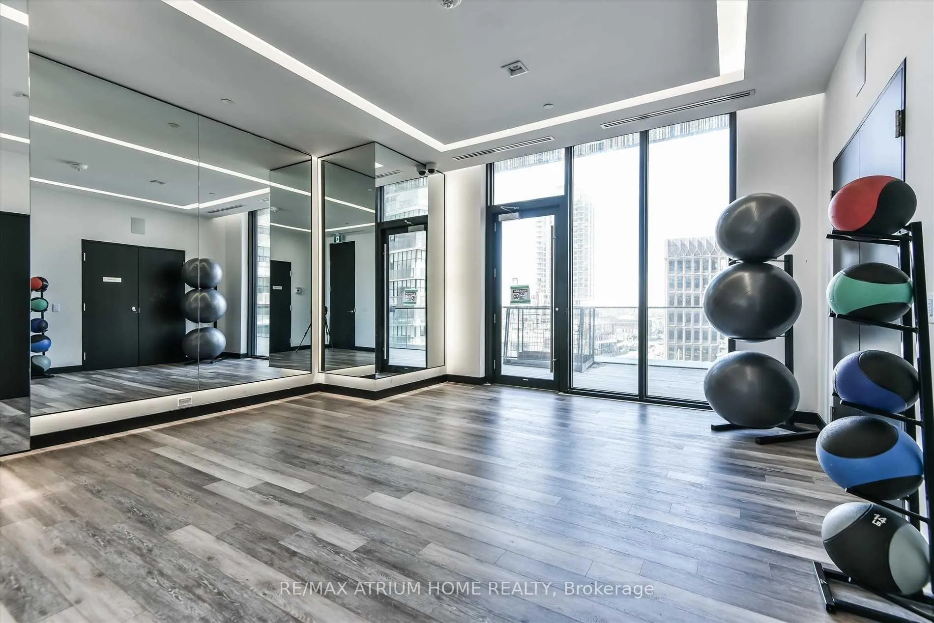 Photo 19 of Unit 4605, 8 Eglinton Avenue E, Toronto, Mount Pleasant West — HOMEH