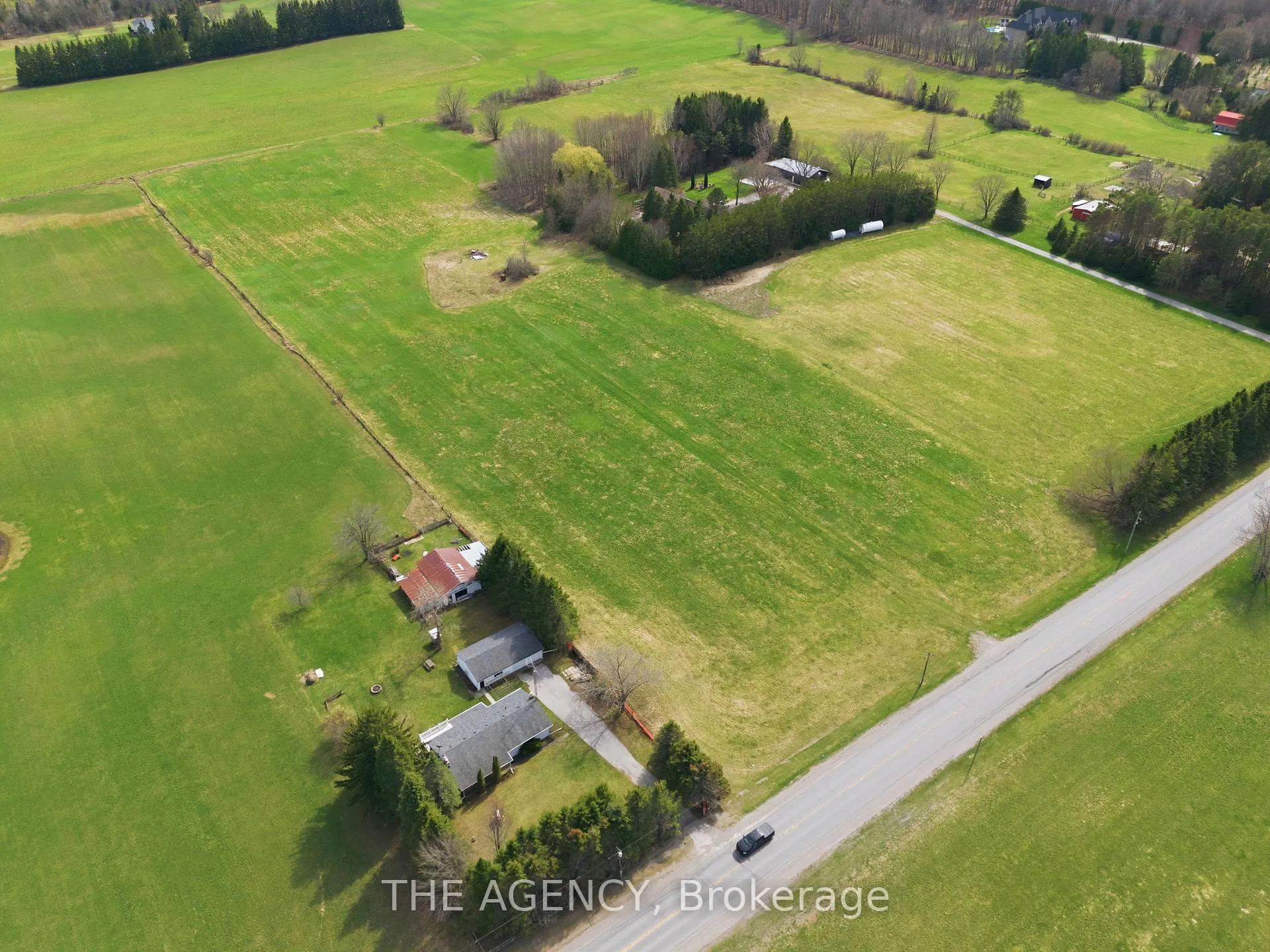 Photo 2 of 187 Davis Drive, Uxbridge, Rural Uxbridge — HOMEH