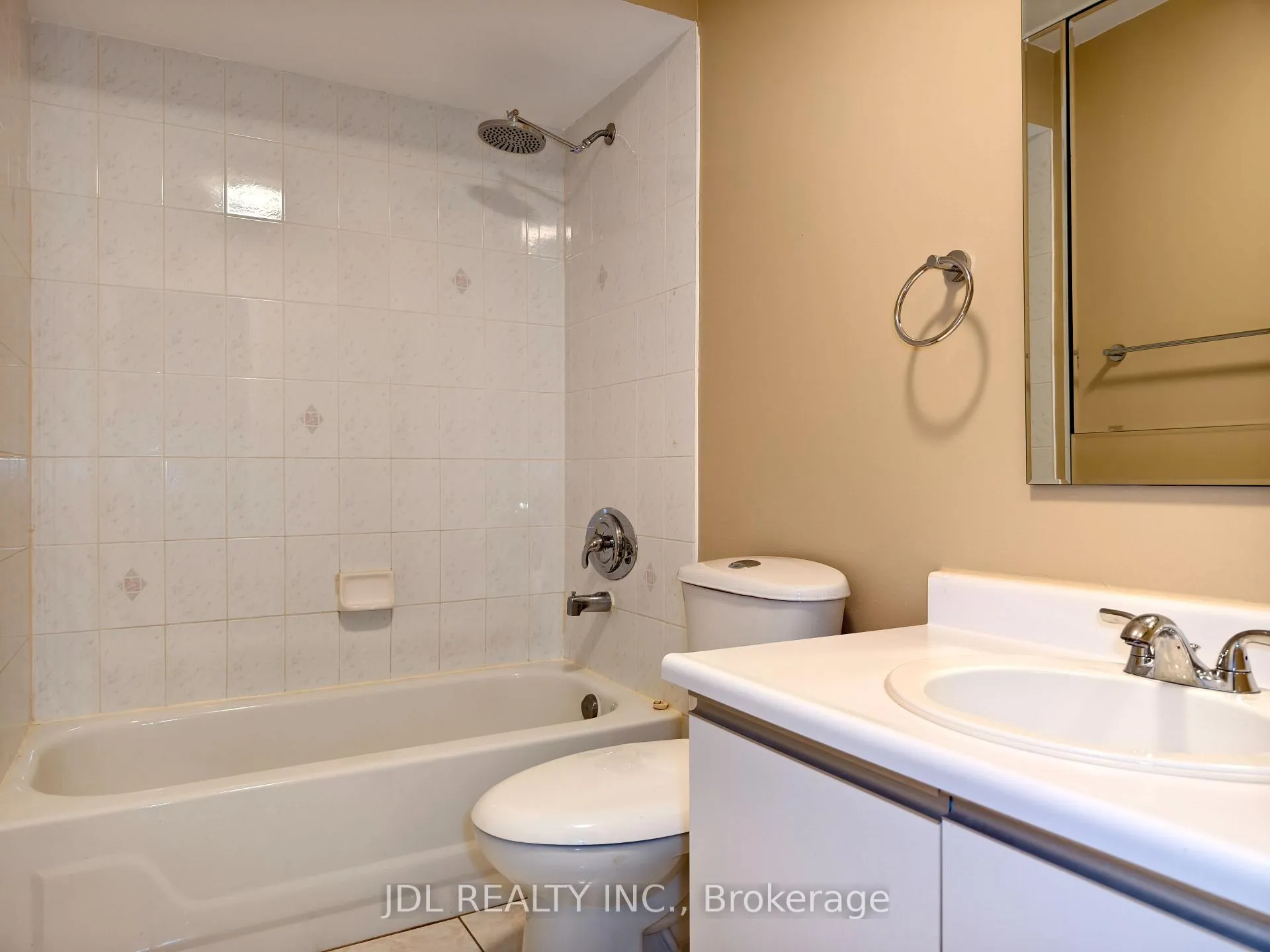 Photo 7 of 35 Kenborough Court, Markham, Milliken Mills East — HOMEH