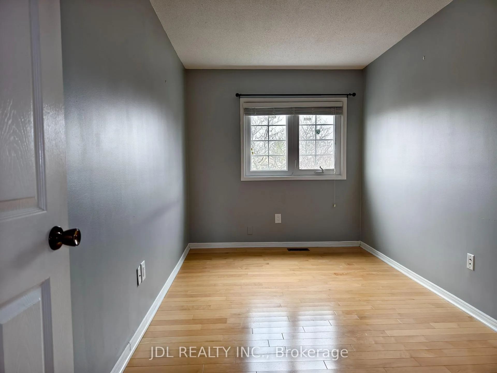 Photo 9 of 35 Kenborough Court, Markham, Milliken Mills East — HOMEH
