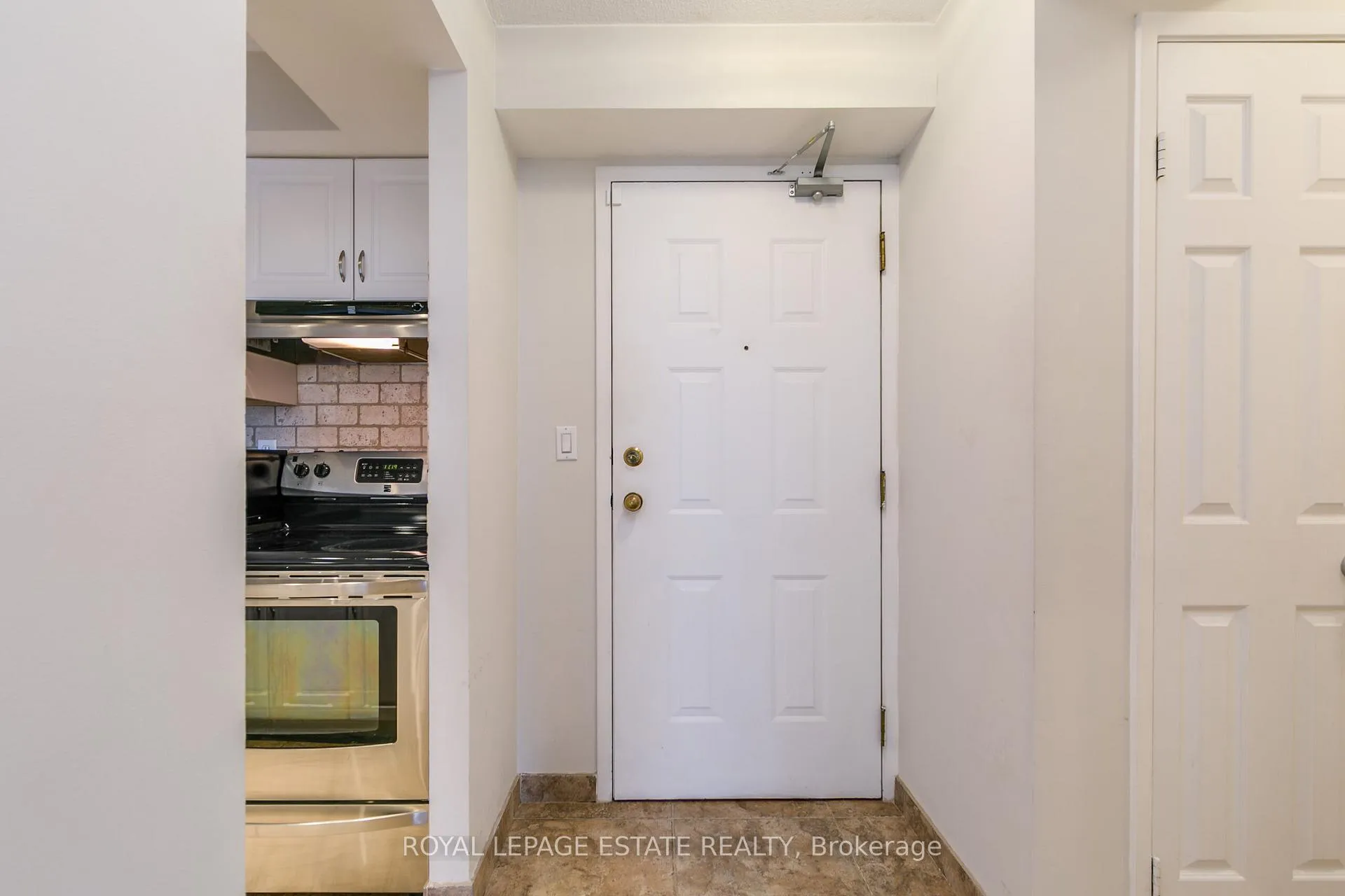 Photo 3 of Unit 606, 222 The Esplanade, Toronto, Waterfront Communities — HOMEH