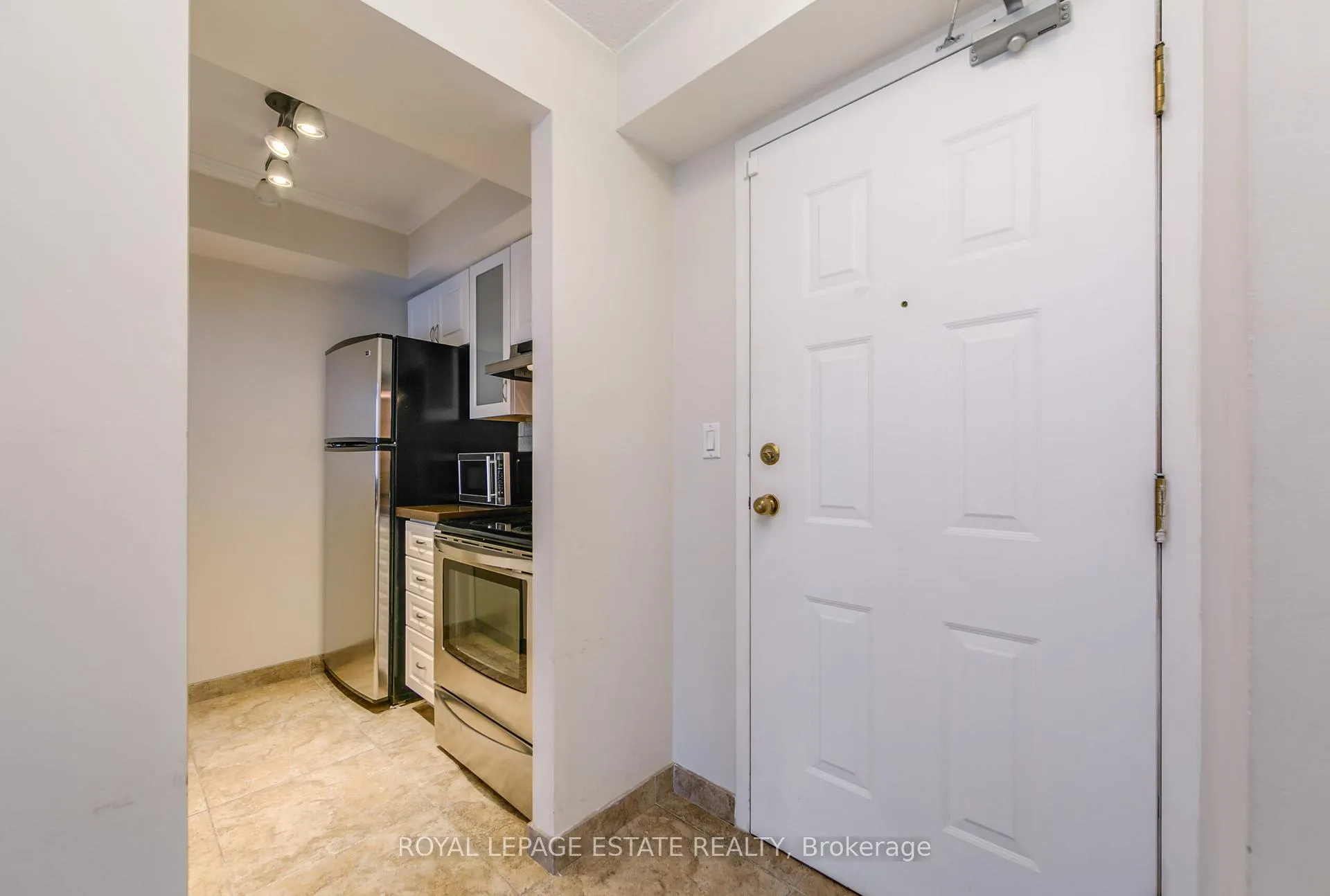 Photo 4 of Unit 606, 222 The Esplanade, Toronto, Waterfront Communities — HOMEH