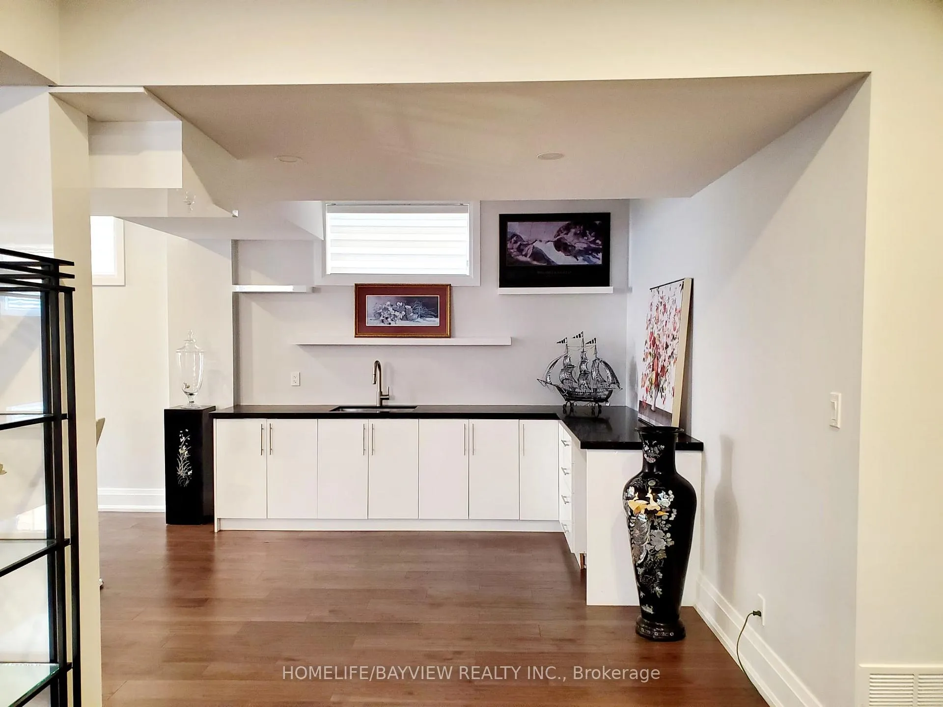 Photo 4 of 11 walnut Crescent, Etobicoke, Long Branch — HOMEH