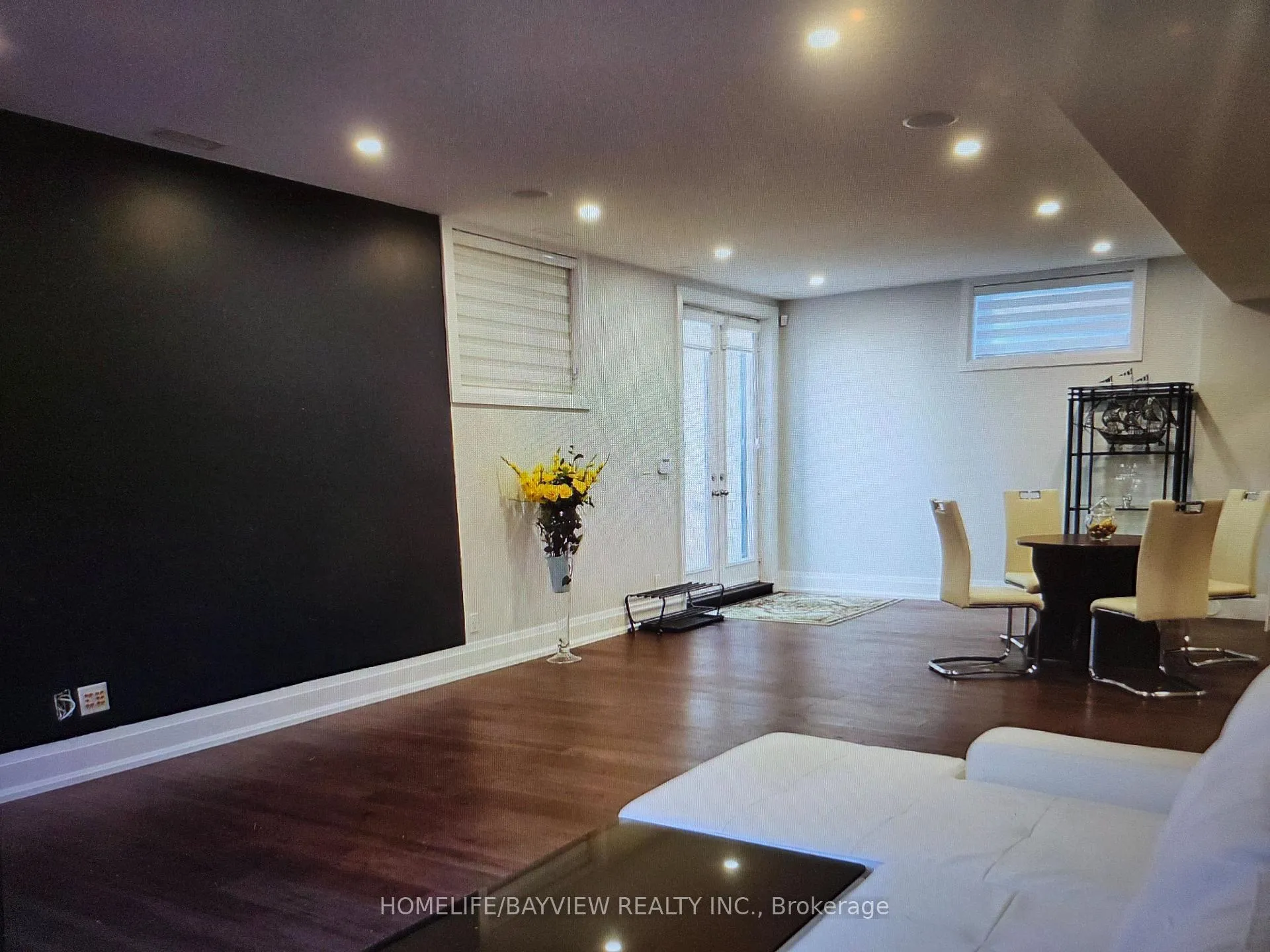 Photo 5 of 11 walnut Crescent, Etobicoke, Long Branch — HOMEH
