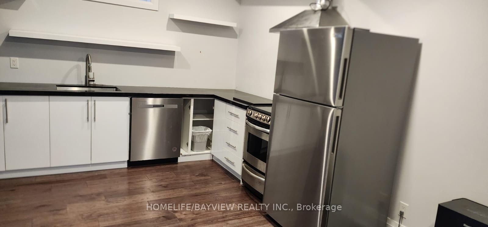 Photo 22 of 11 walnut Crescent, Etobicoke, Long Branch — HOMEH
