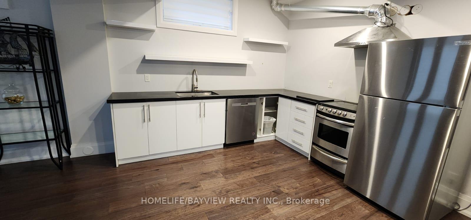 Photo 23 of 11 walnut Crescent, Etobicoke, Long Branch — HOMEH