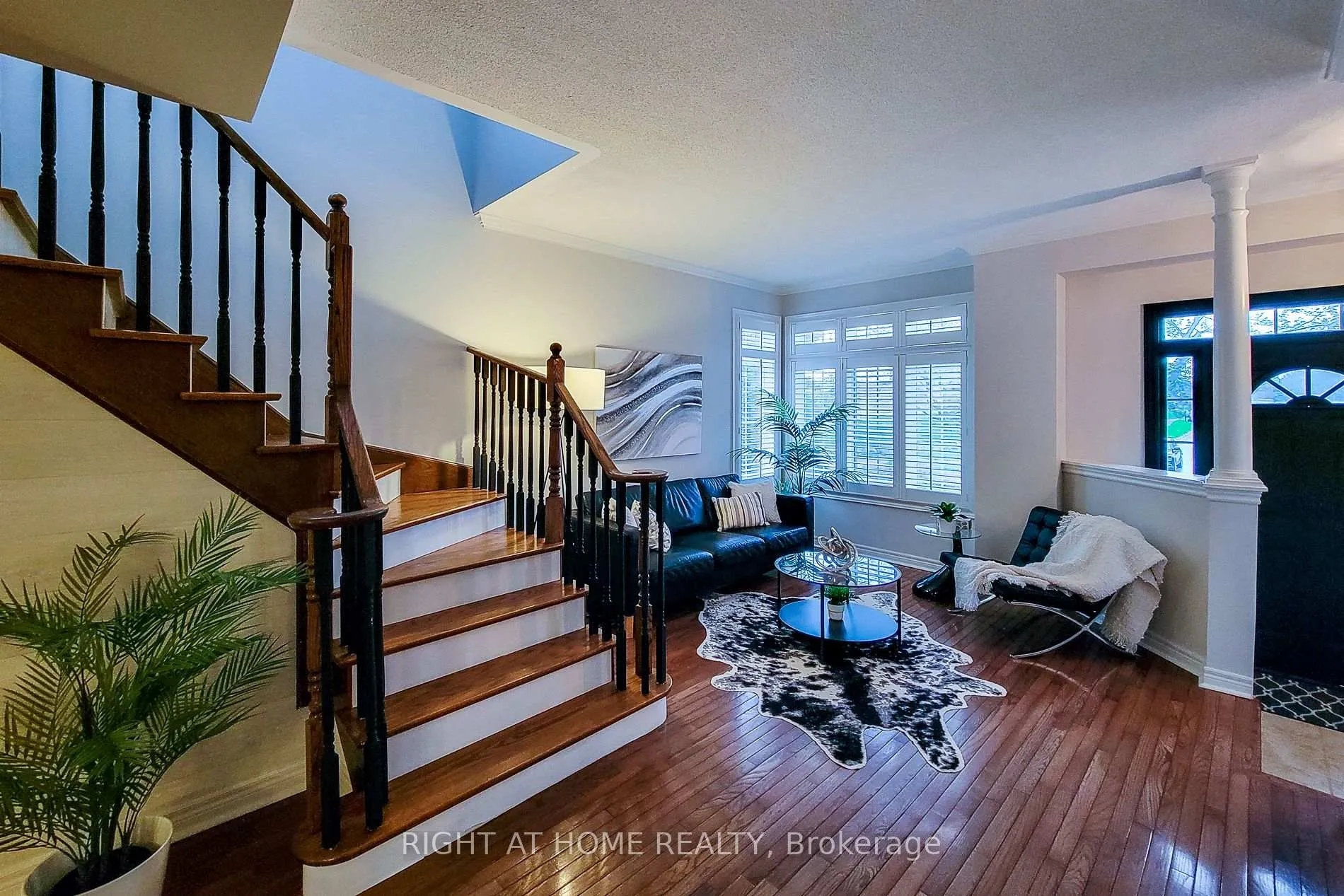 Photo 4 of 2624 Castle Hill Crescent, Oakville, River Oaks — HOMEH