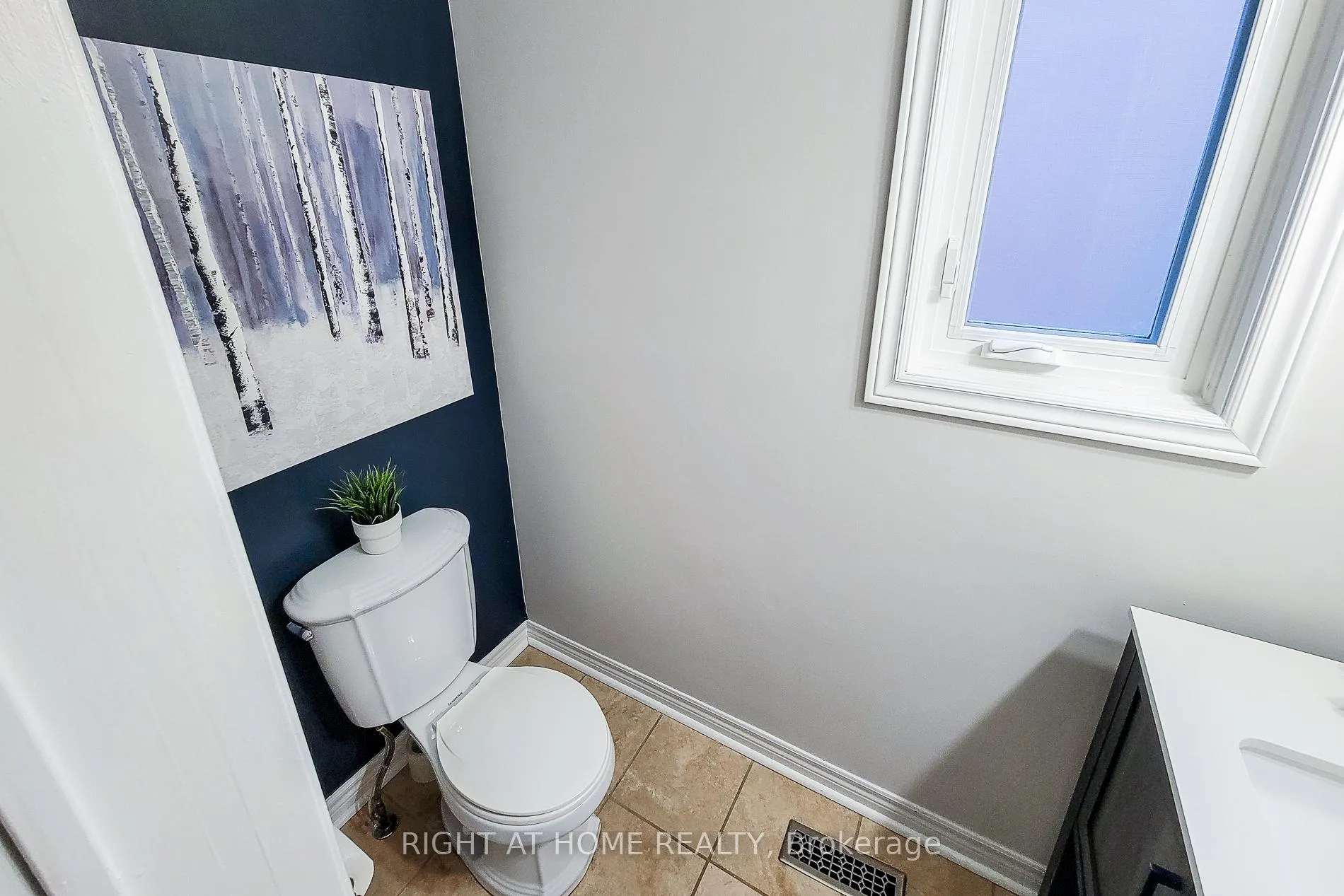 Photo 8 of 2624 Castle Hill Crescent, Oakville, River Oaks — HOMEH