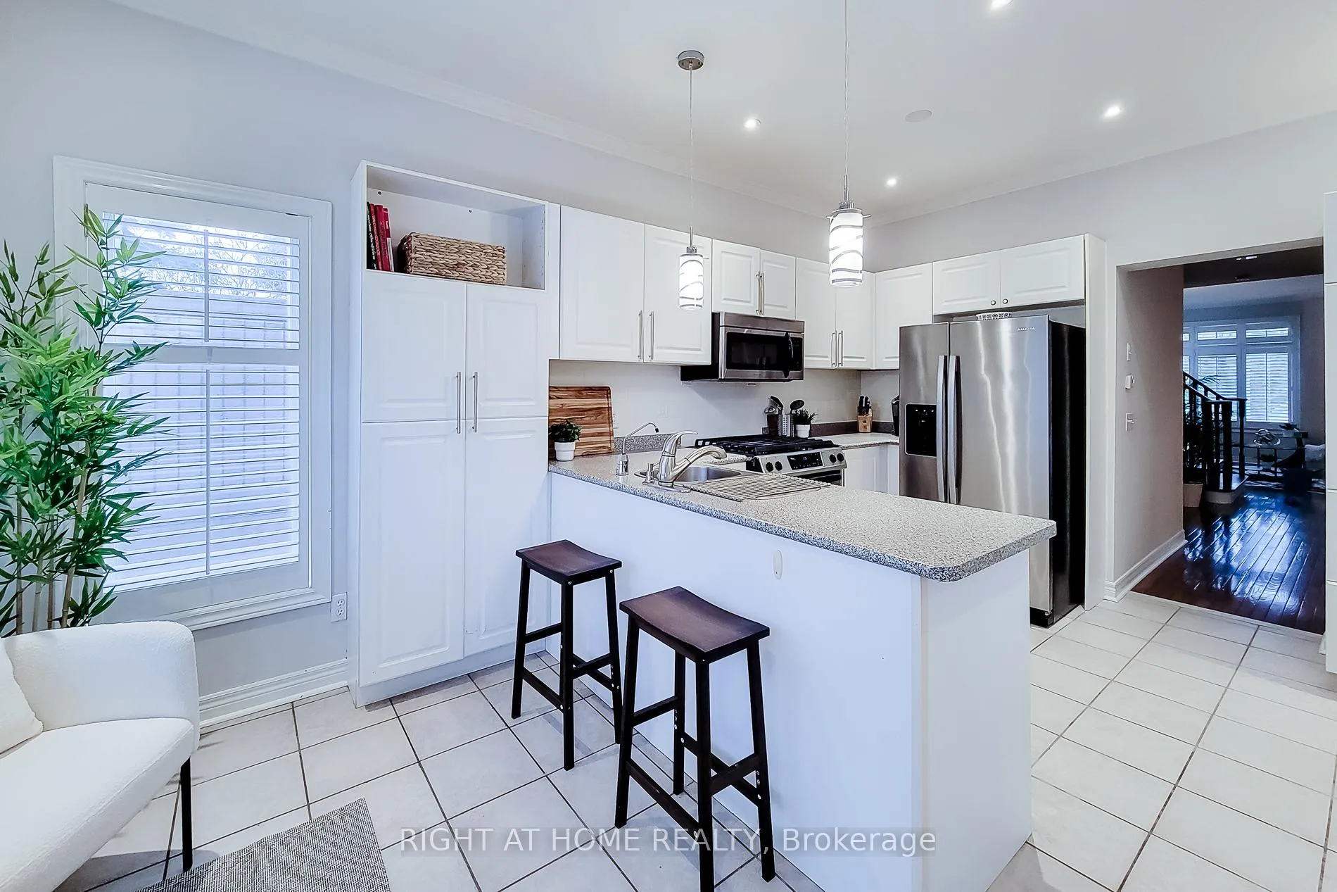 Photo 10 of 2624 Castle Hill Crescent, Oakville, River Oaks — HOMEH
