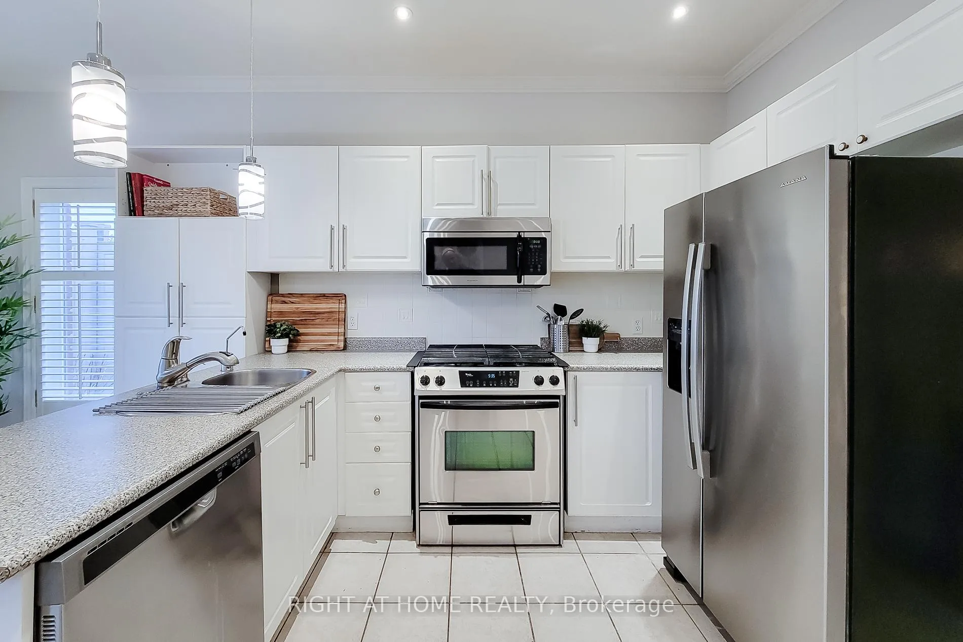 Photo 11 of 2624 Castle Hill Crescent, Oakville, River Oaks — HOMEH