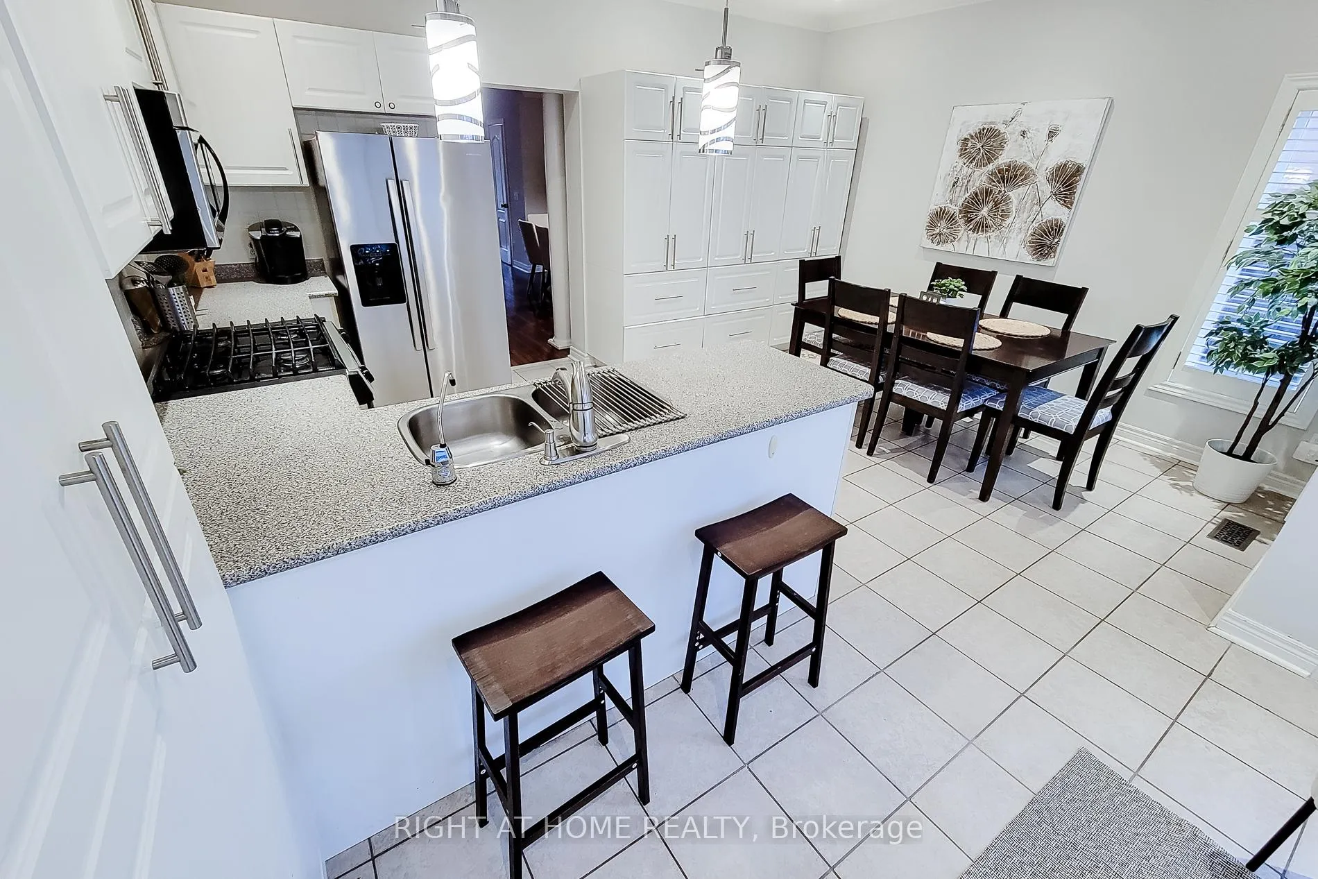 Photo 12 of 2624 Castle Hill Crescent, Oakville, River Oaks — HOMEH