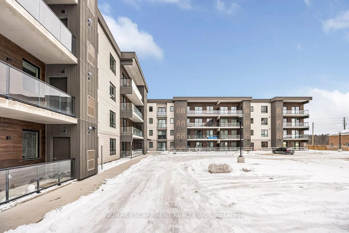 Photo 3 of Unit 301, 7549A Kalar Road, Niagara Falls, Brown — HOMEH