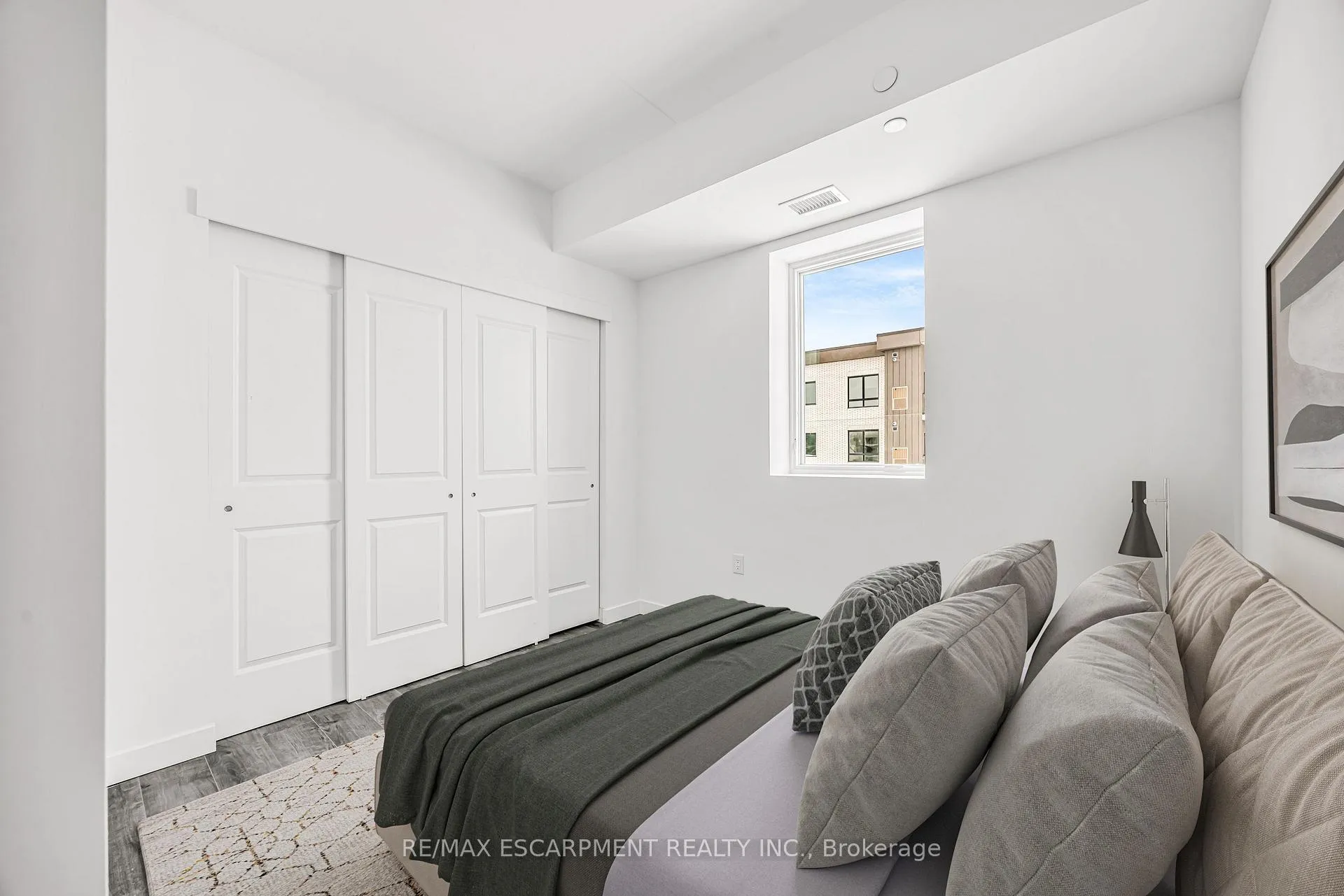 Photo 8 of Unit 301, 7549A Kalar Road, Niagara Falls, Brown — HOMEH