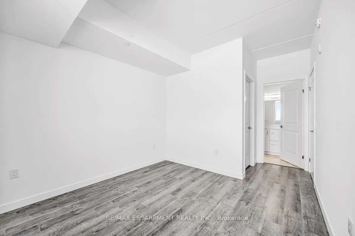 Photo 14 of Unit 301, 7549A Kalar Road, Niagara Falls, Brown — HOMEH