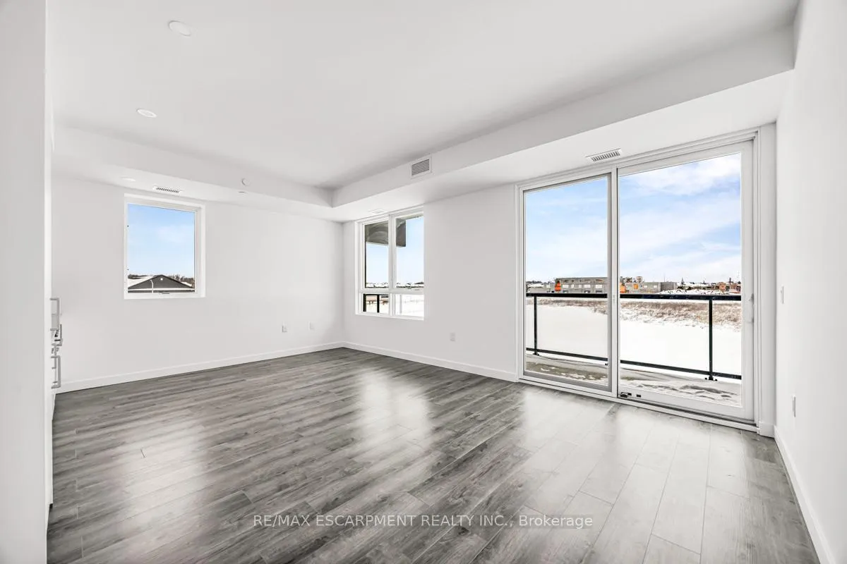 Photo 20 of Unit 301, 7549A Kalar Road, Niagara Falls, Brown — HOMEH