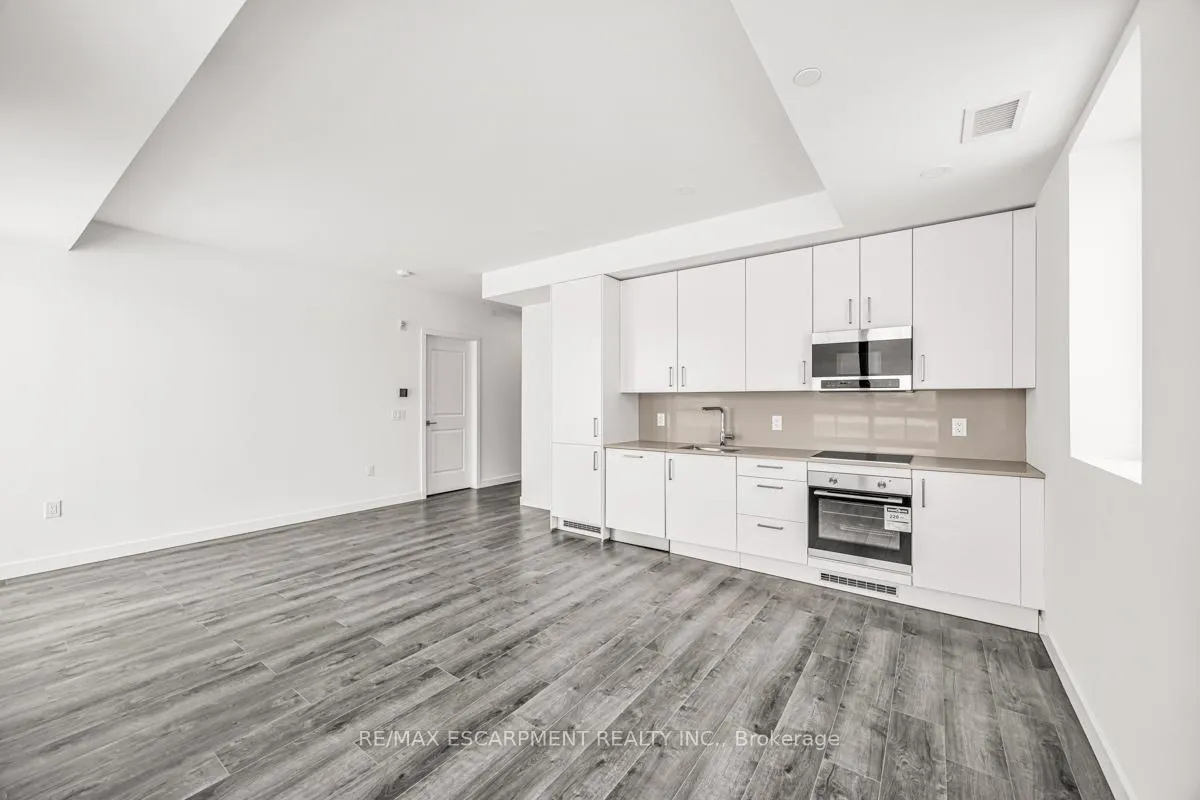 Photo 22 of Unit 301, 7549A Kalar Road, Niagara Falls, Brown — HOMEH