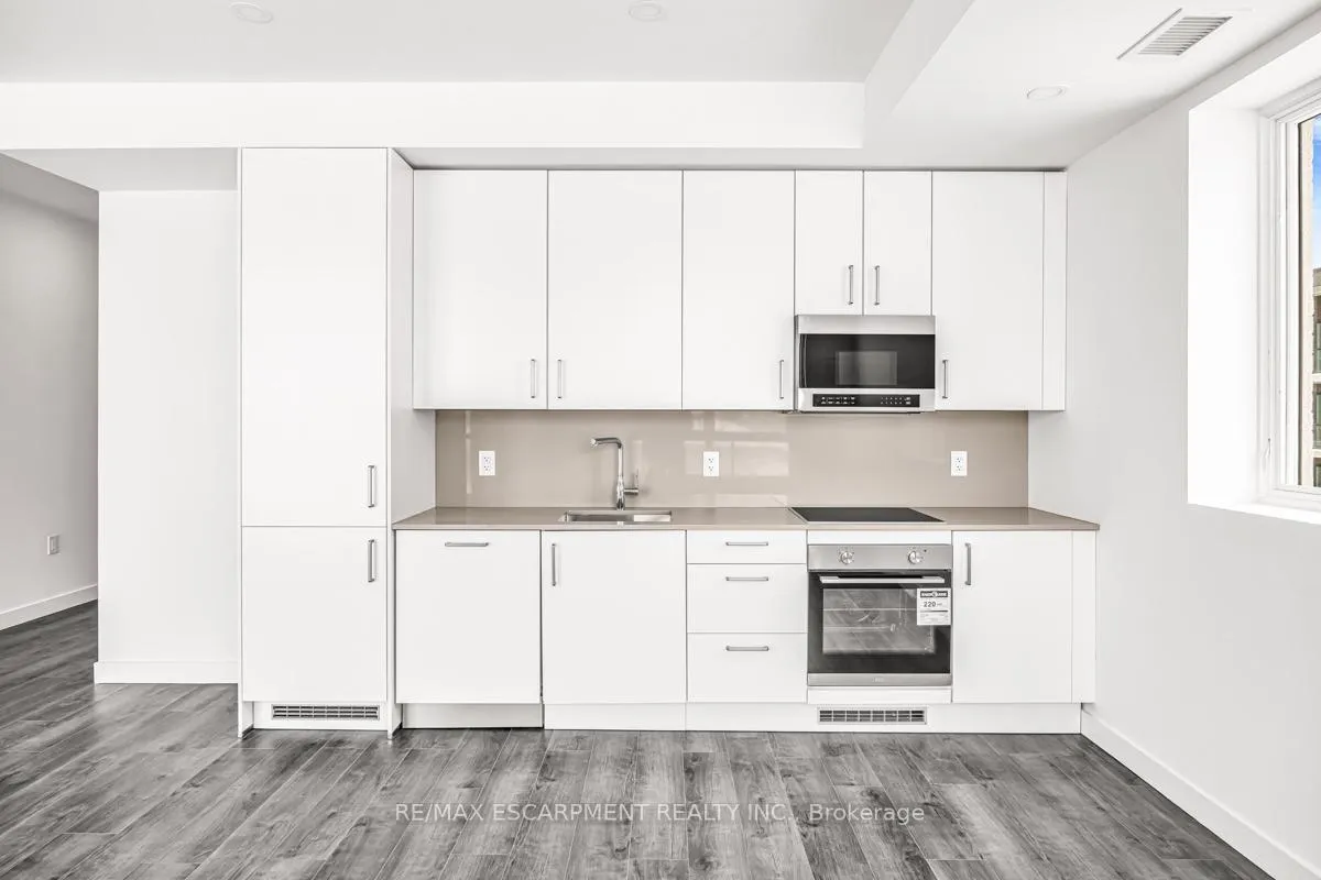 Photo 23 of Unit 301, 7549A Kalar Road, Niagara Falls, Brown — HOMEH