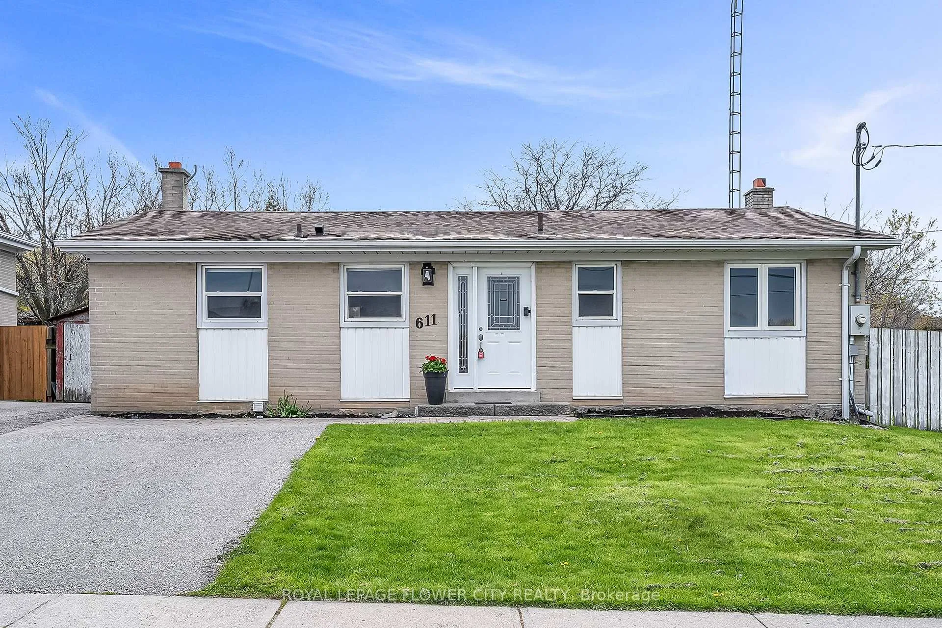 Photo 1 of 611 Harriet Street, Whitby, Downtown Whitby — HOMEH