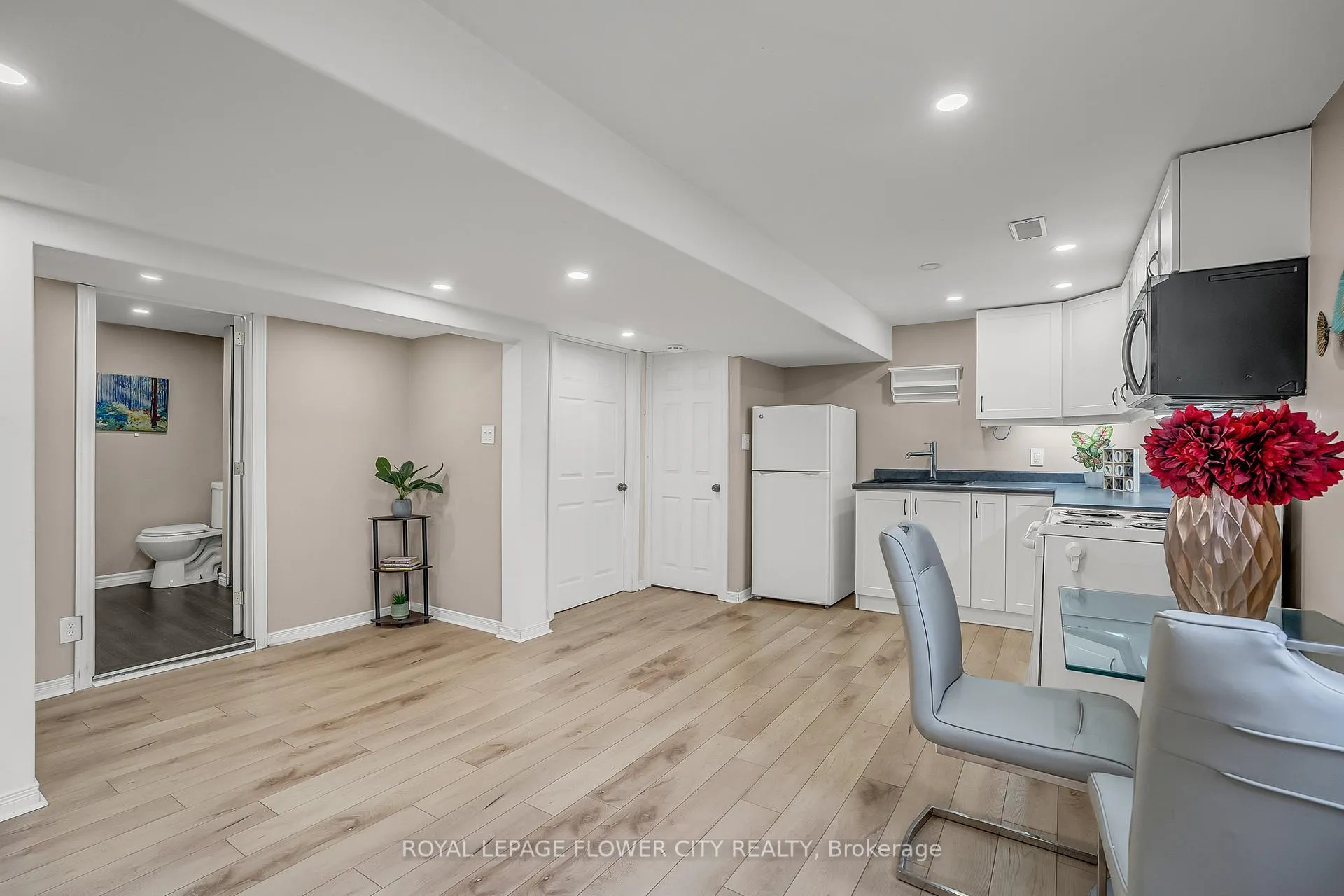 Photo 30 of 611 Harriet Street, Whitby, Downtown Whitby — HOMEH