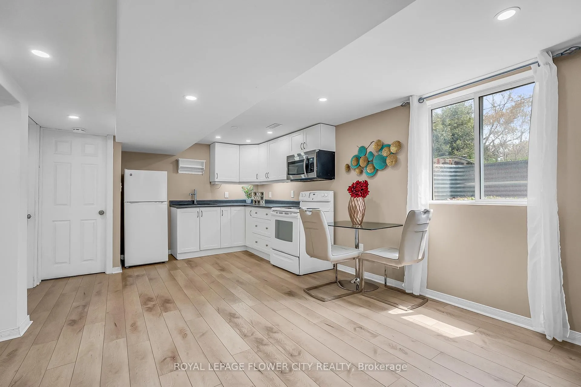 Photo 31 of 611 Harriet Street, Whitby, Downtown Whitby — HOMEH