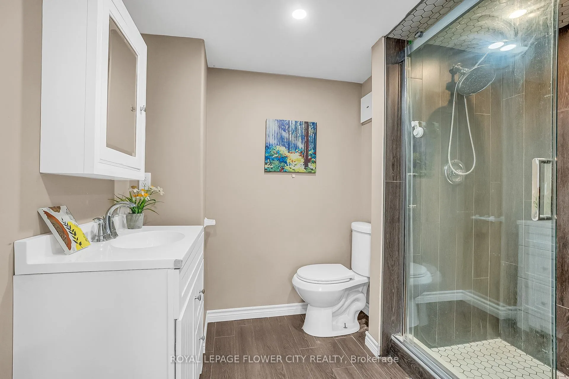 Photo 41 of 611 Harriet Street, Whitby, Downtown Whitby — HOMEH