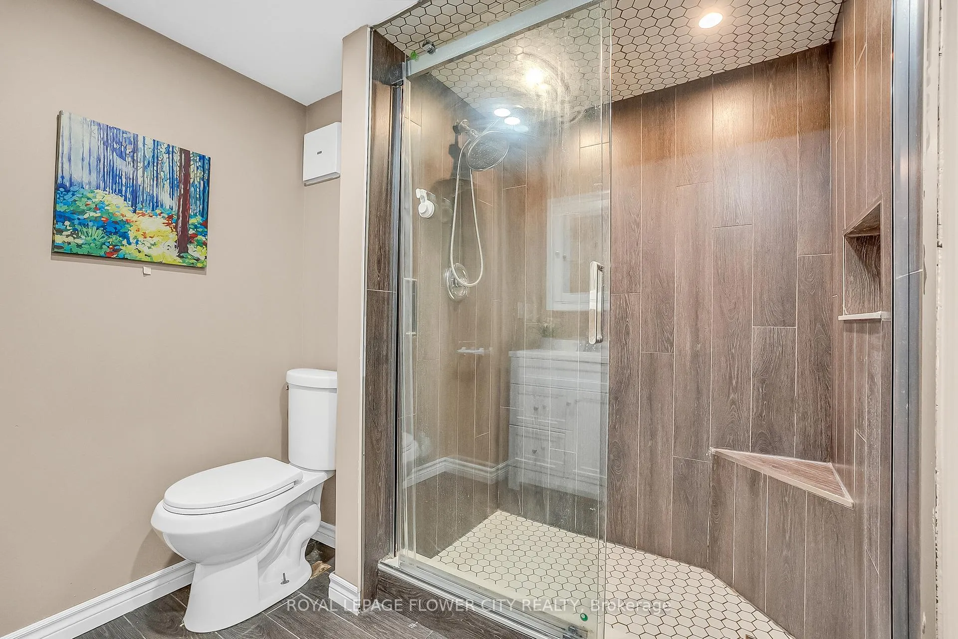 Photo 42 of 611 Harriet Street, Whitby, Downtown Whitby — HOMEH