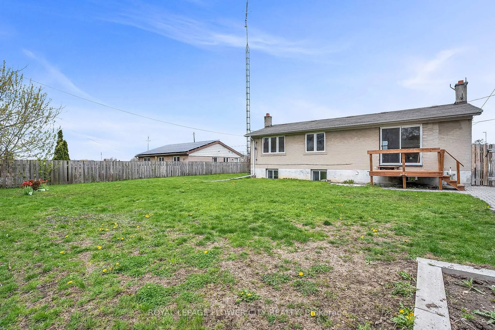 Photo 46 of 611 Harriet Street, Whitby, Downtown Whitby — HOMEH