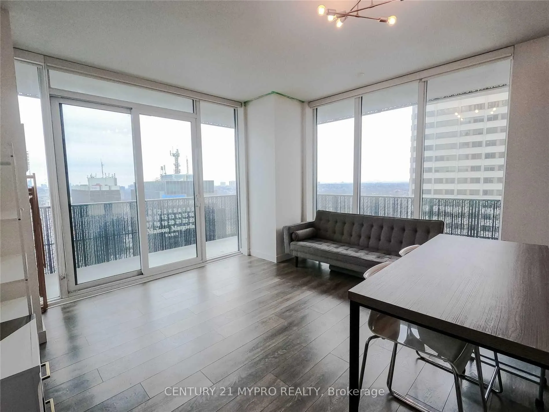 Photo 2 of Unit 1702, 8 Eglinton Avenue E, Toronto, Mount Pleasant West — HOMEH